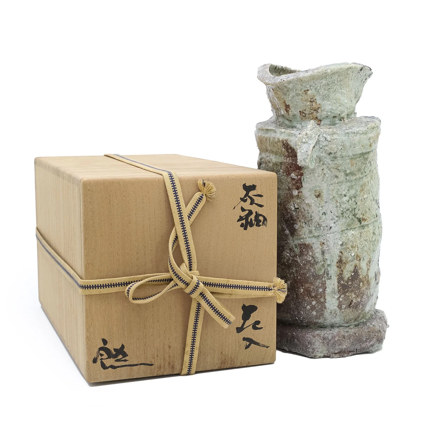 Goro_Woodfired Vase_Nevica_05_web.jpg