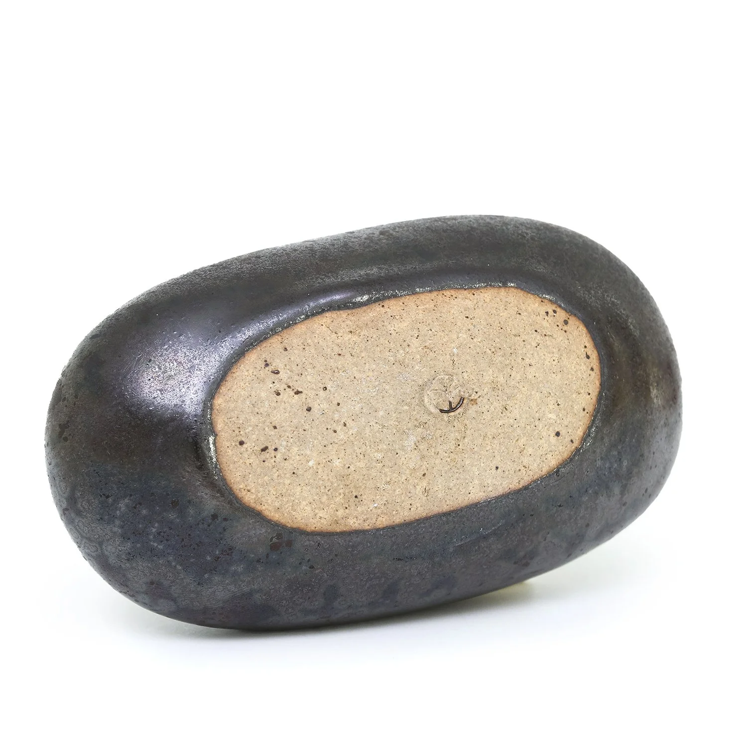 Shaner_Black Pillow Pot_Nevica_08_web.jpg