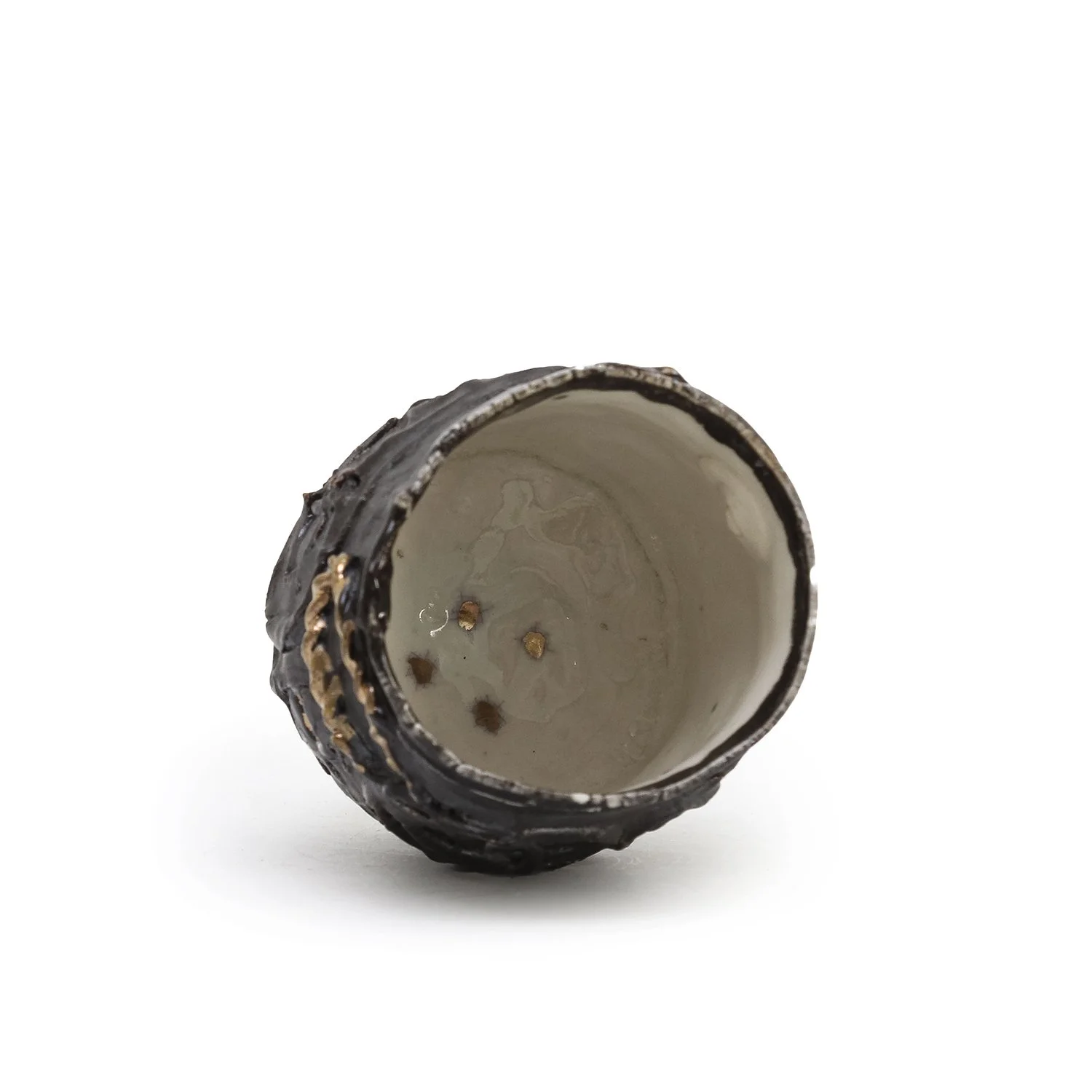 Saupe_Black Yunomi w_ Gold_Nevica_05_web.jpg