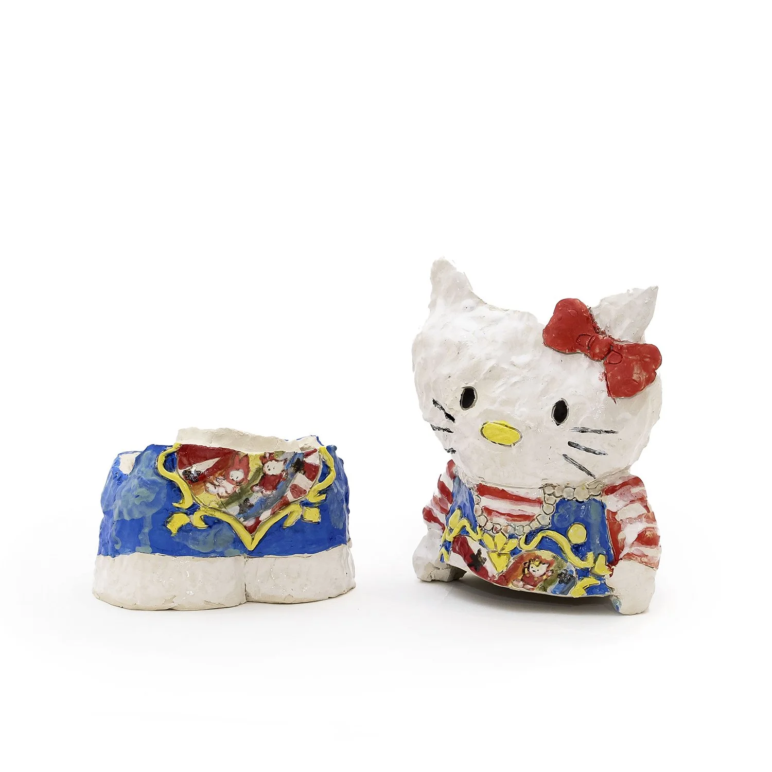 Yong Beck_Hello Kitty Urn_Nevica_04_web.jpg