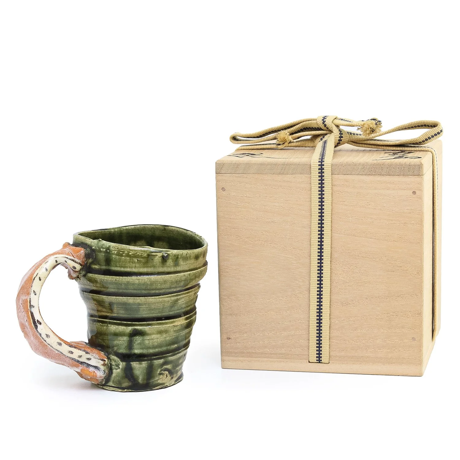 Goro_Oribe Mug II_NP3501_Nevica_03_web.jpg