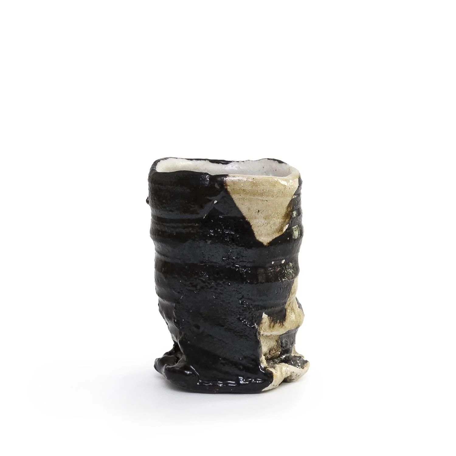 Shigemasa_Black Oribe Yunomi w_ Signed Box_NP3839_Nevica_05_web.jpg
