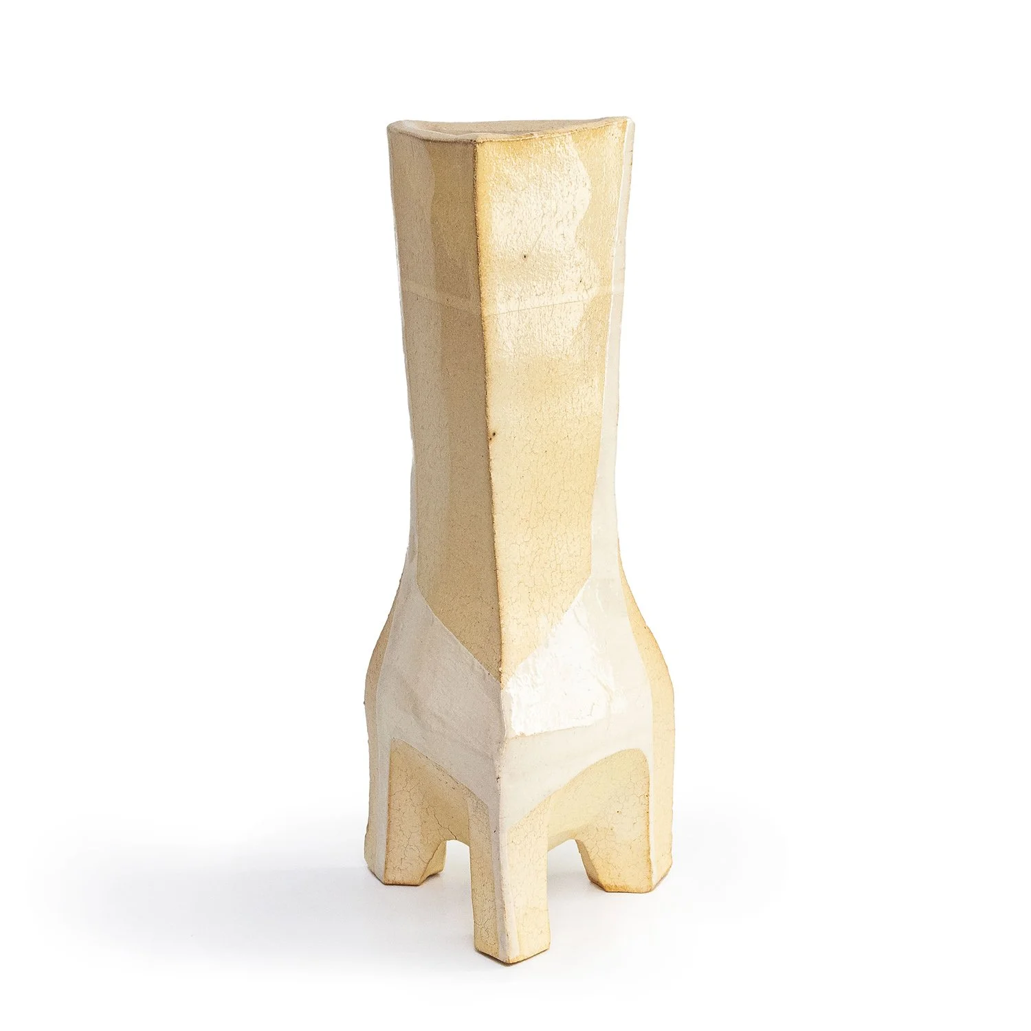 NP3933_Simon_Triangular Vase_JL_Nevica_04_web.jpg