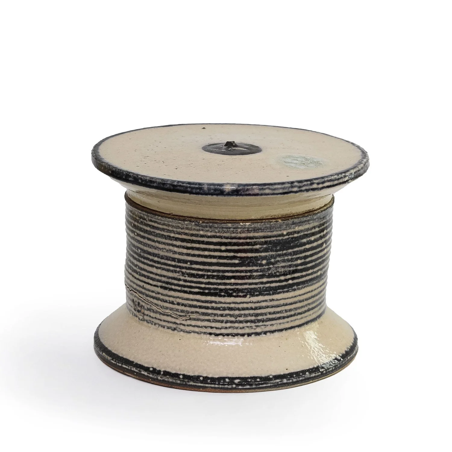 NP3970_Simon_Spool Lidded Jar_JL_Nevica_01_web.jpg