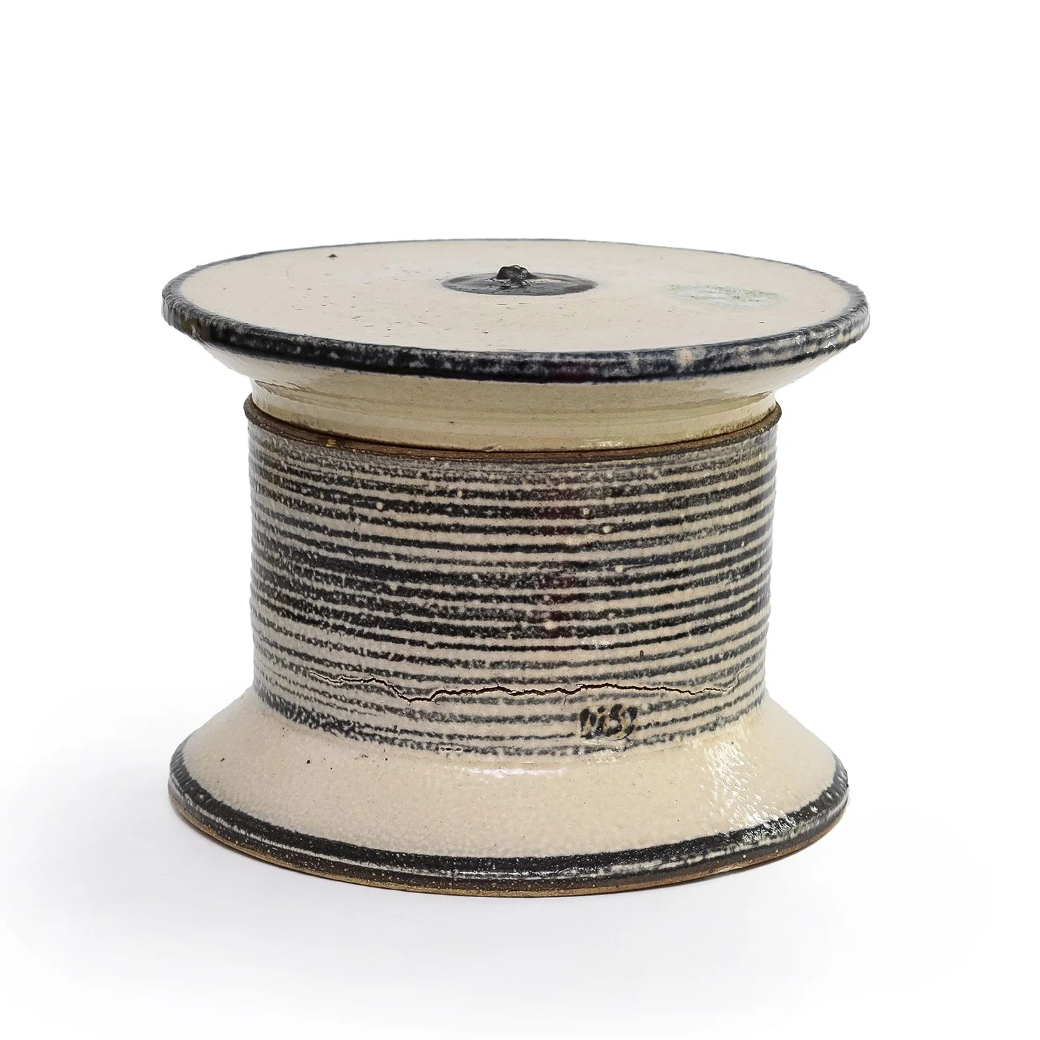 NP3970_Simon_Spool Lidded Jar_JL_Nevica_06_web.jpg