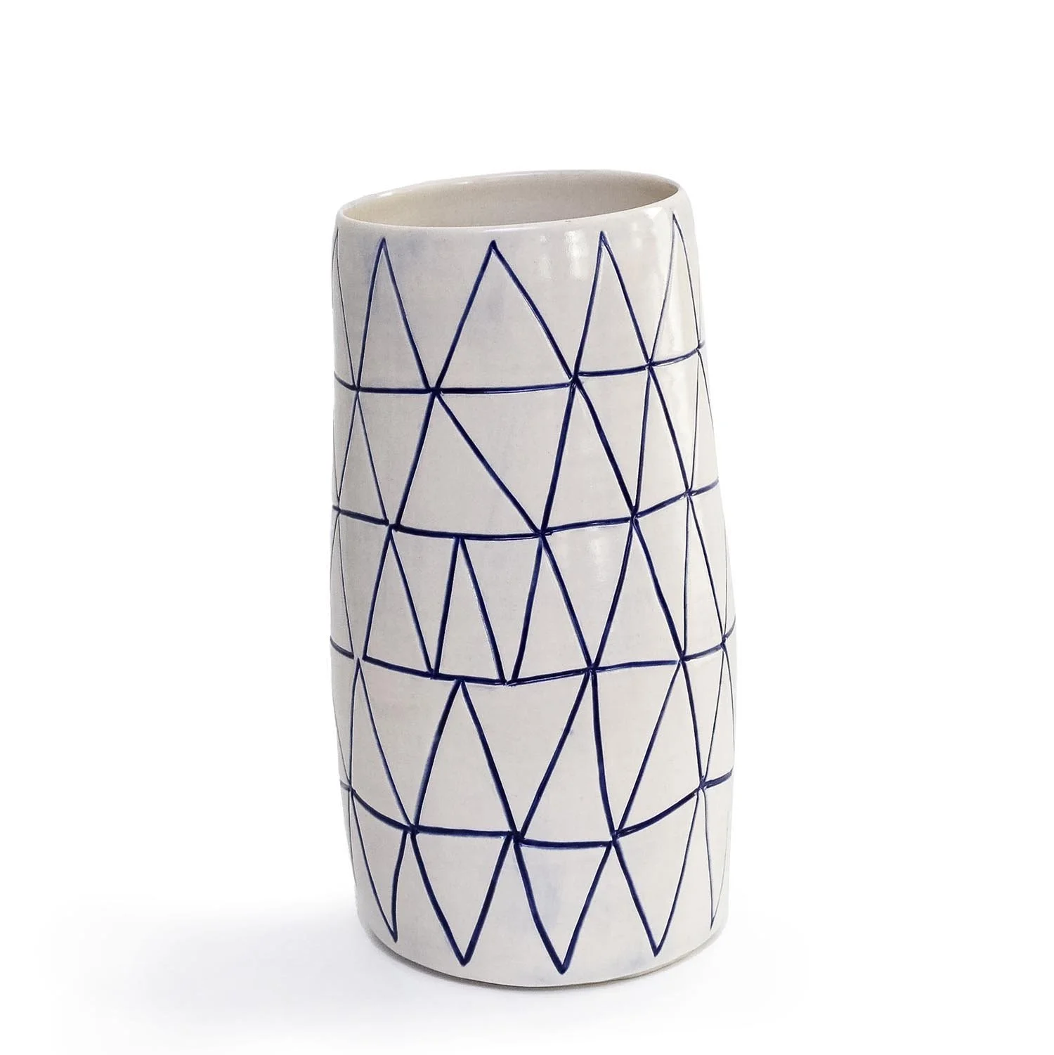 NP3990_Kusaka_Blue Triangle Vase_Nevica_01_web.jpg