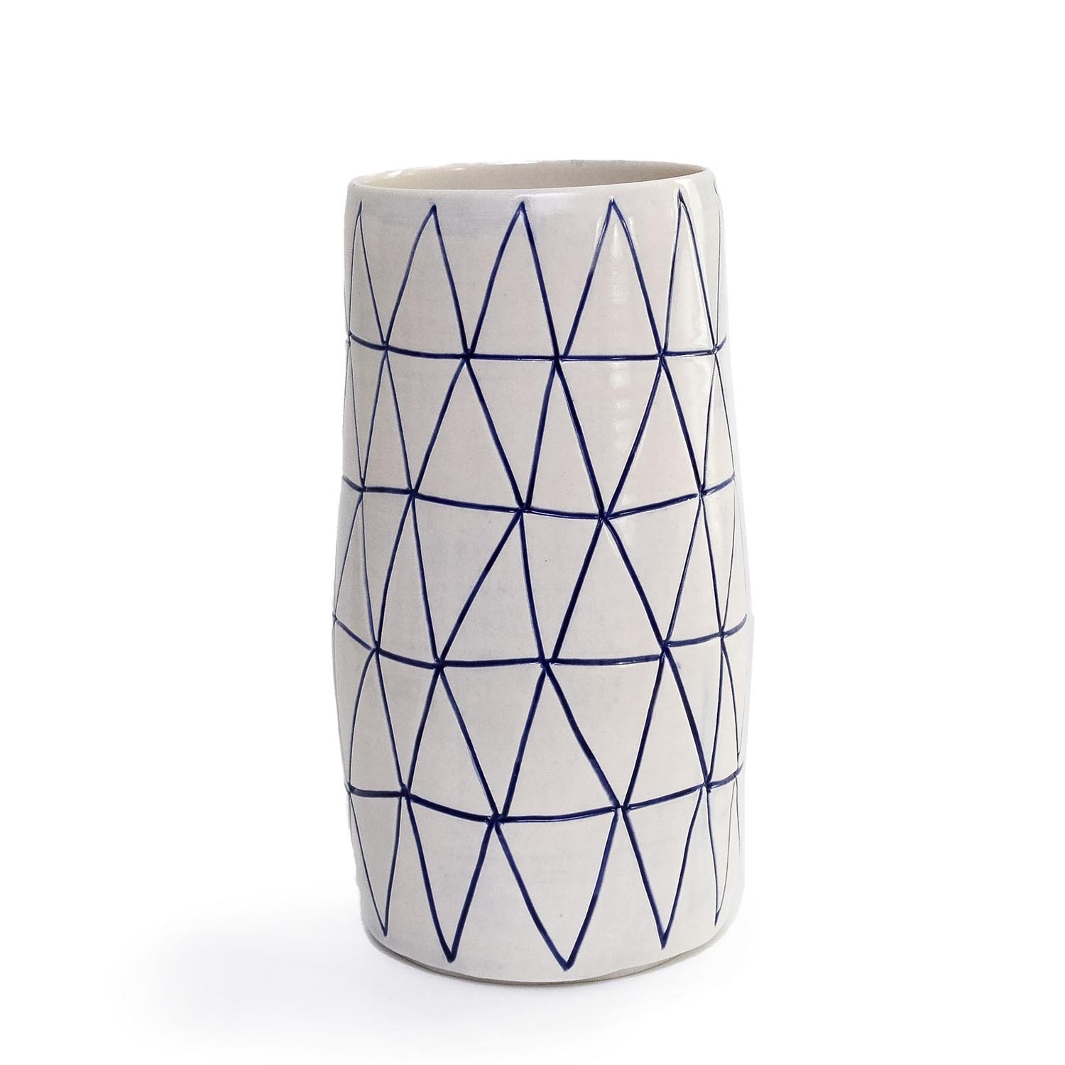 NP3990_Kusaka_Blue Triangle Vase_Nevica_02_web.jpg