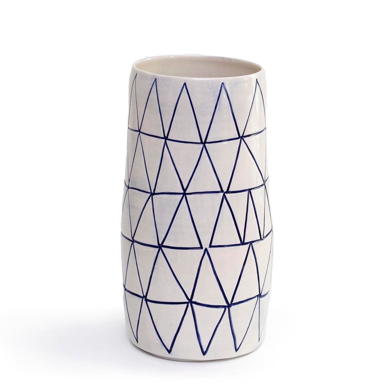 NP3990_Kusaka_Blue+Triangle+Vase_Nevica_04_web.jpg