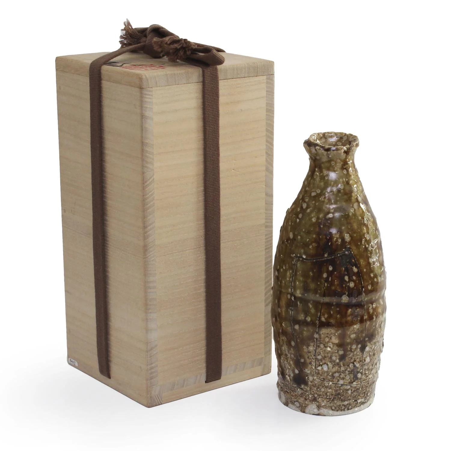 NP4035_Koie_Feldspartheic Sake Bottle_Nevica_02_web.jpg