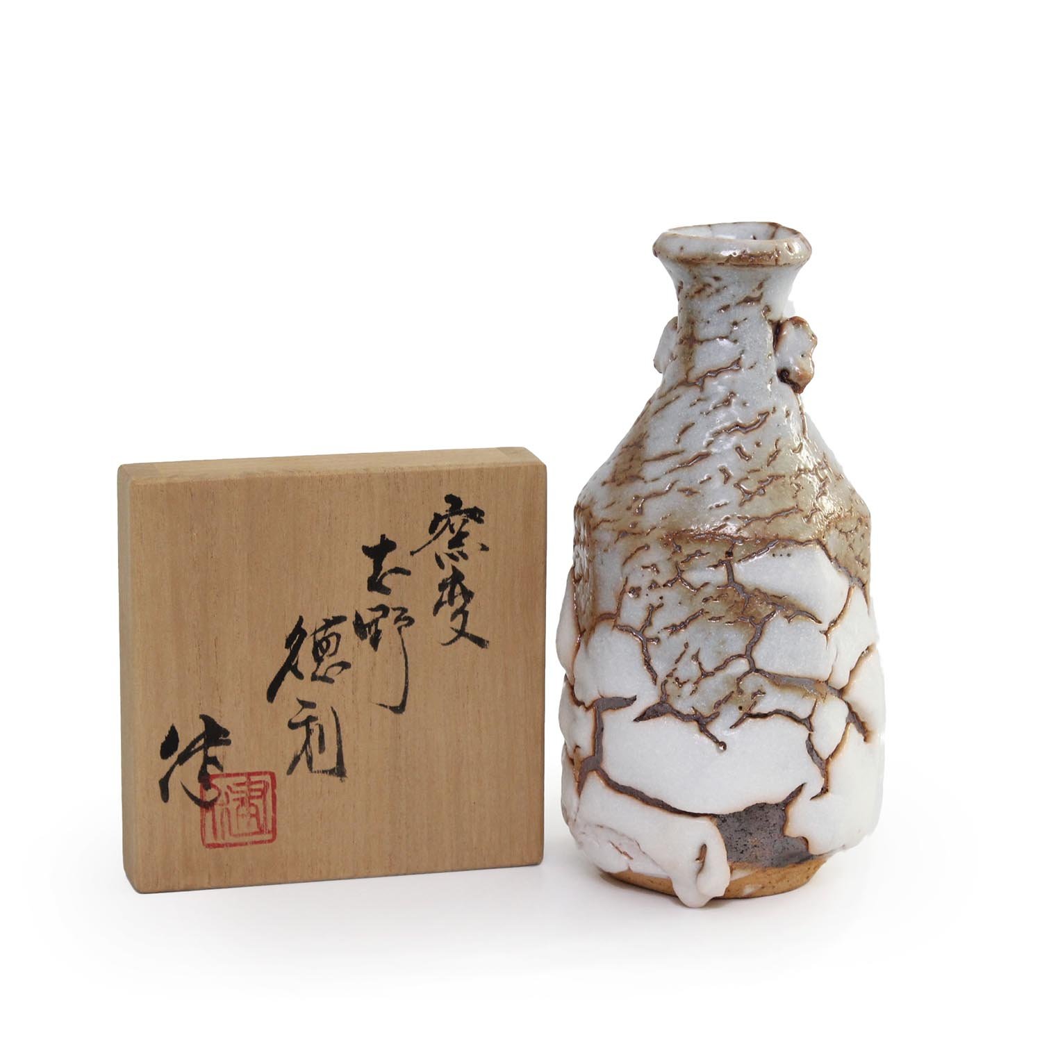 NP4039_Matsuzaki_Shino Sake Pourer_Nevica_01_web.jpg