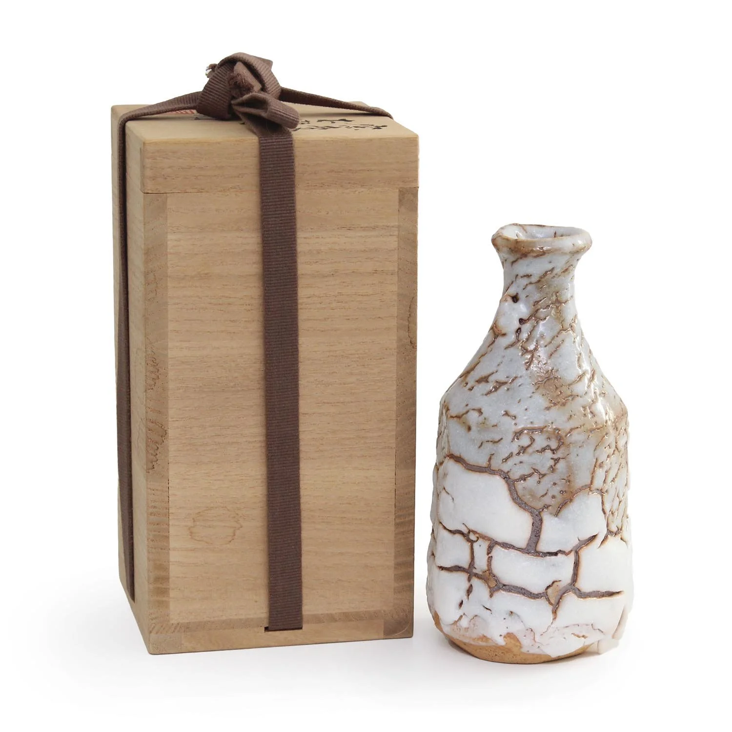 NP4039_Matsuzaki_Shino Sake Pourer_Nevica_02_web.jpg