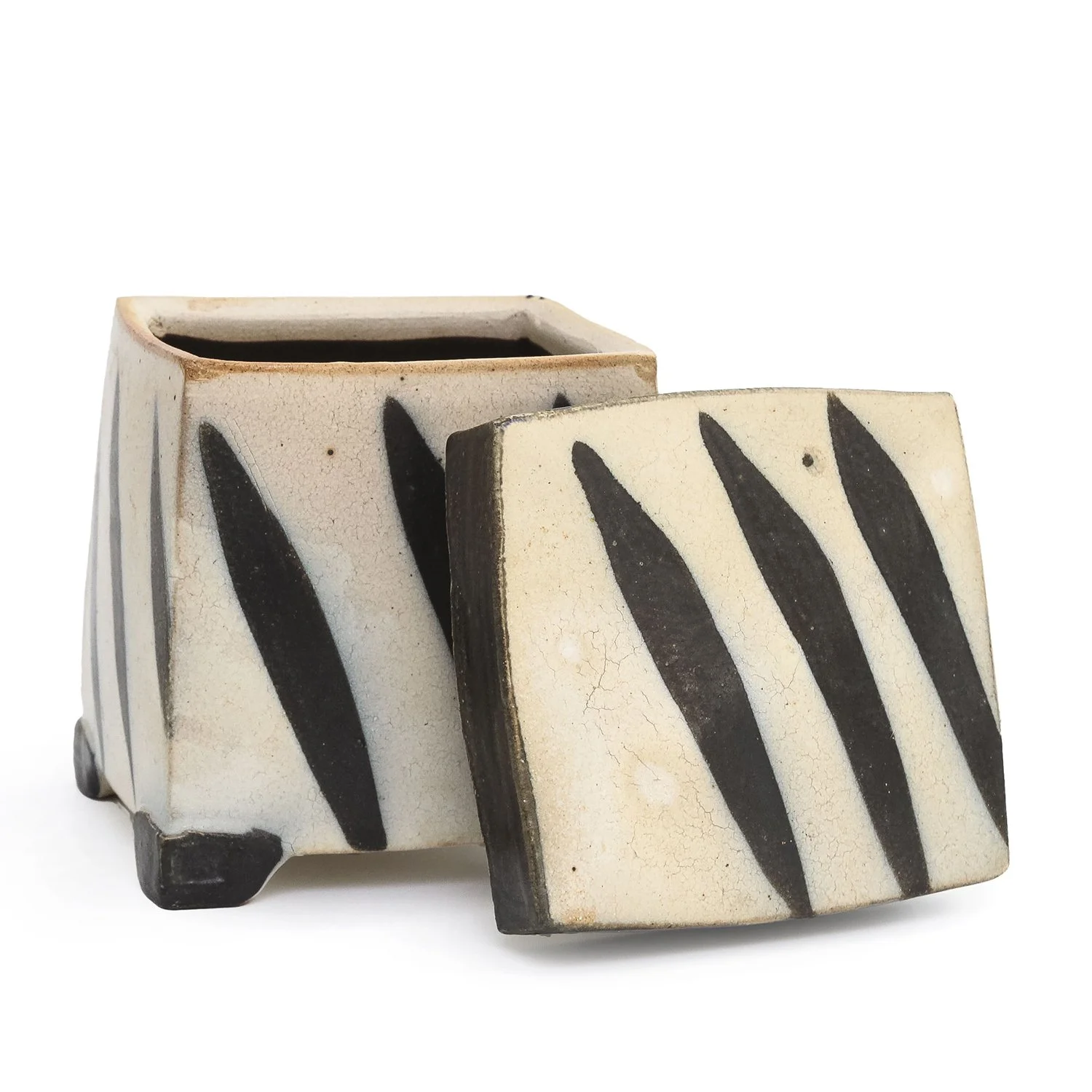 NP5050_Simon_Striped Persian Box_IB_Nevica_05_web.jpg