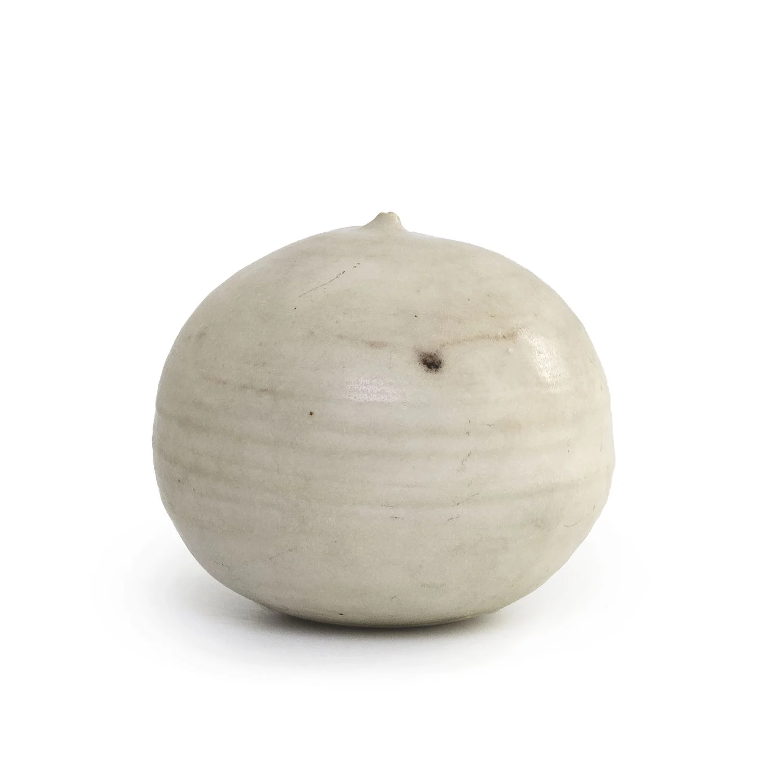 NP5038_Takaezu_White Closed Form_JL_Nevica_07_web.jpg
