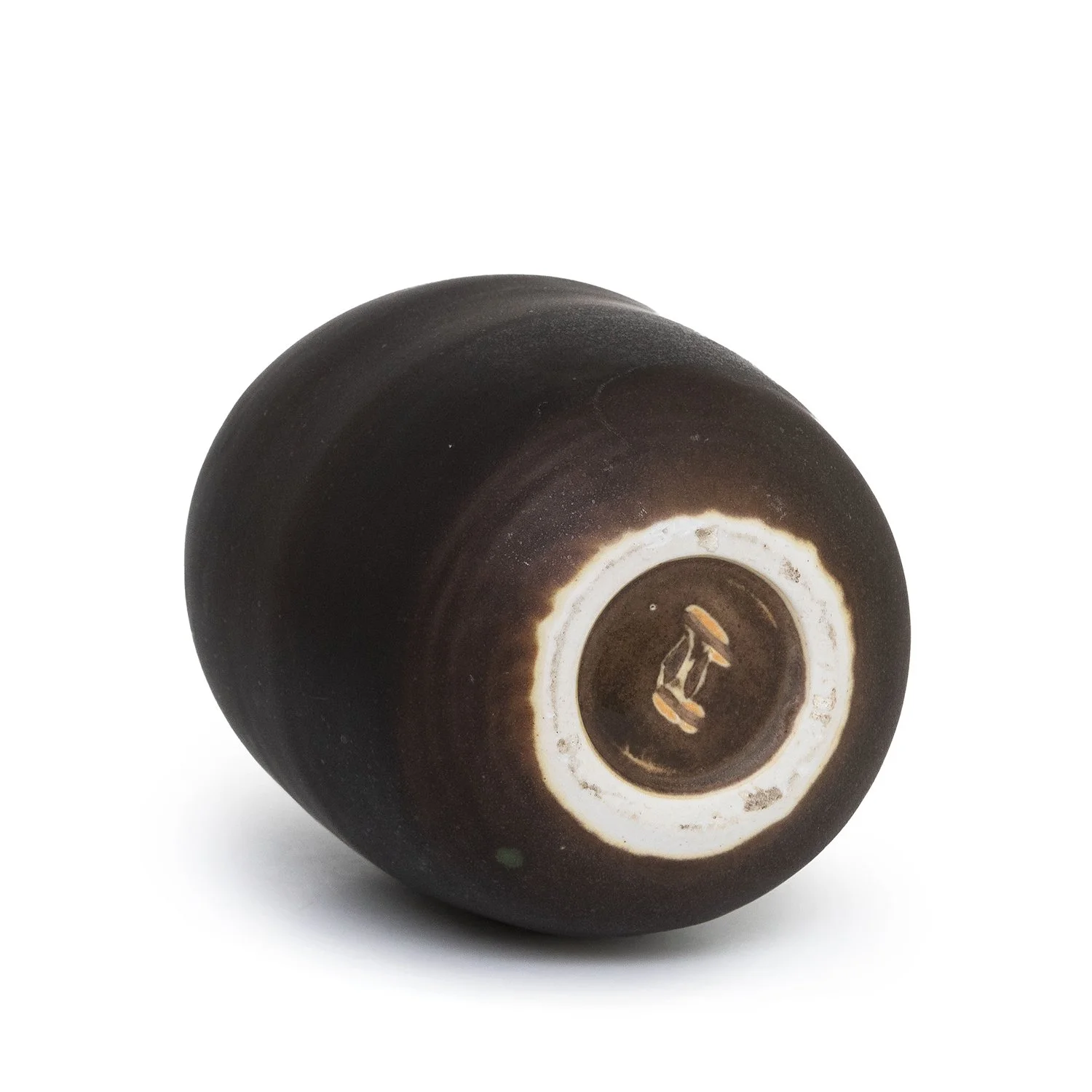 NP5096_Takaezu_Black Closed Form_BF_Nevica_05_web.jpg