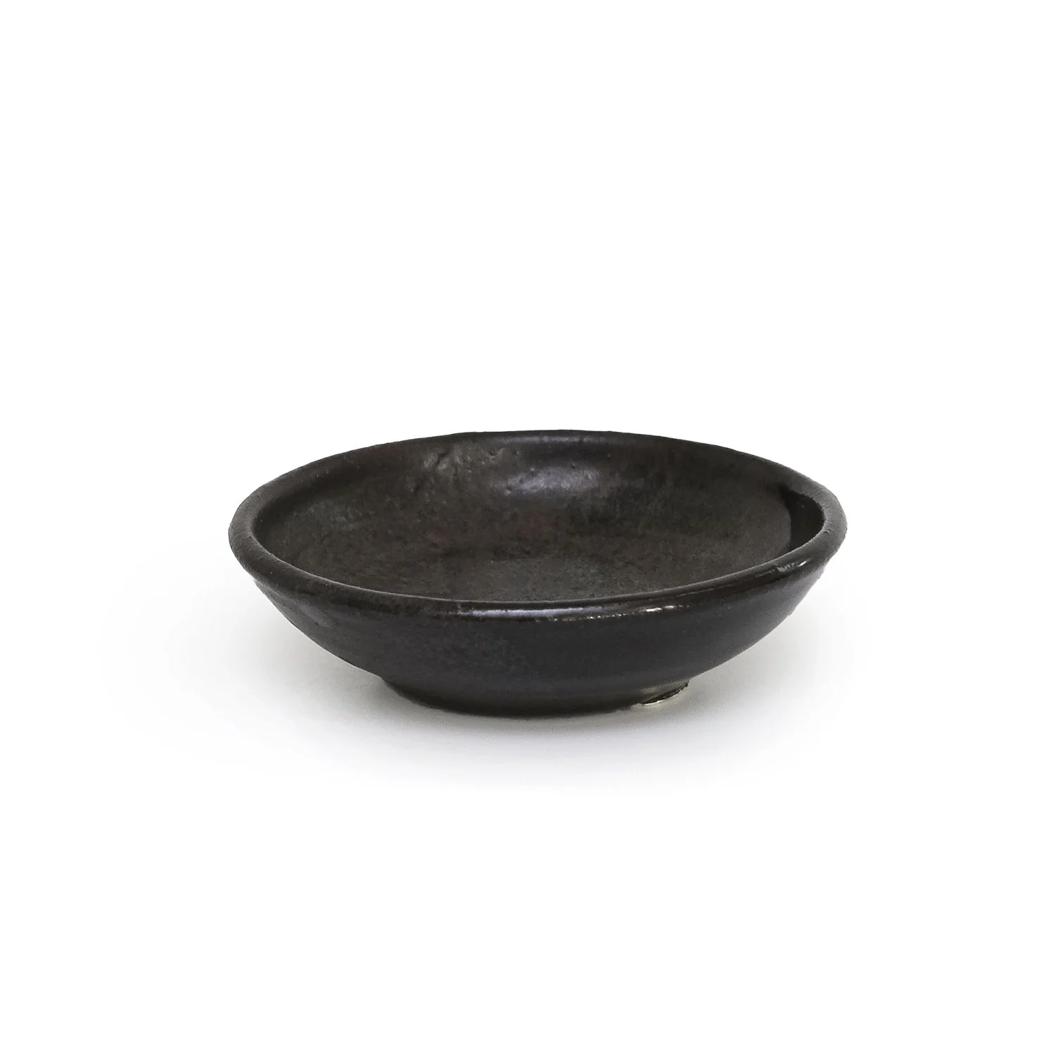 NP5099_Takaezu_Small Black Saucer_BF_Nevica_02_web.jpg
