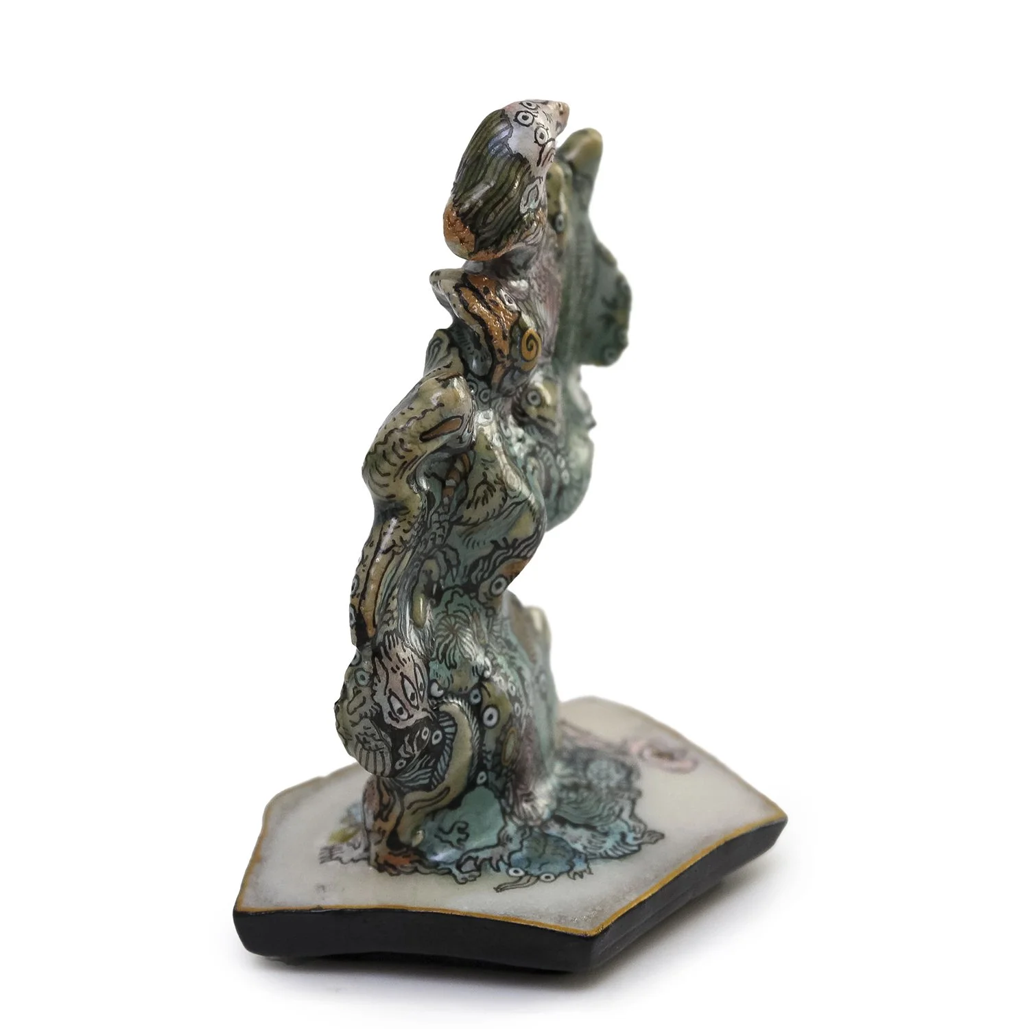 NP5086_Yura_Creature Sculpture II Tall_Nevica_23_web.jpg