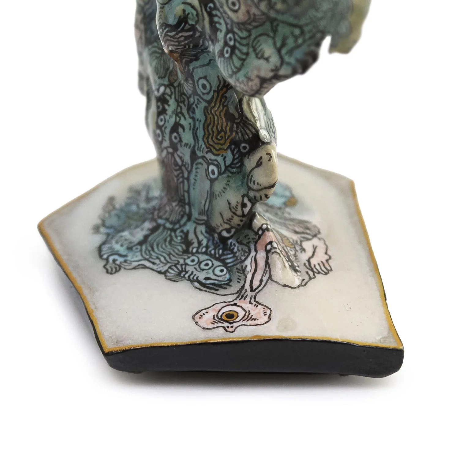 NP5086_Yura_Creature Sculpture II Tall_Nevica_17_web.jpg
