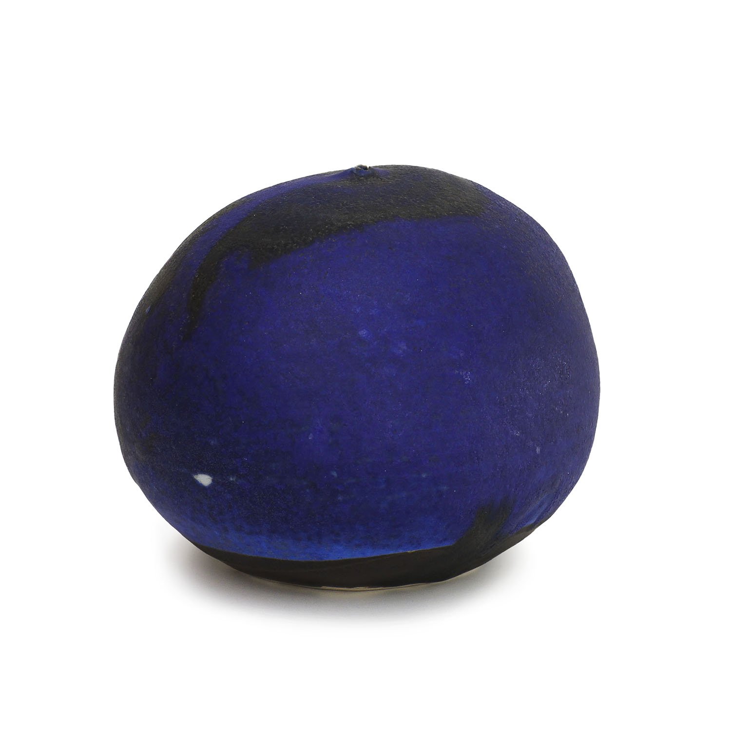 NP5902_Takaezu_Makaha Blue Closed Form_JL_Nevica_2026_03_web.jpg