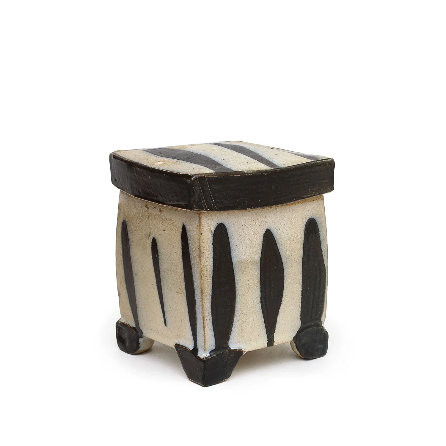 NP5956_Simon_Striped Persian Box_JT_Nevica_2026_02_wb.jpg