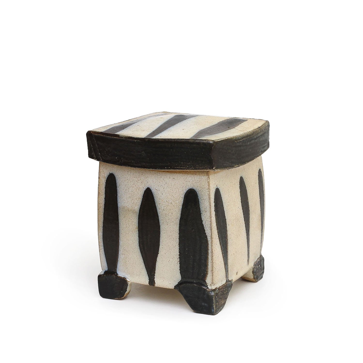 NP5956_Simon_Striped Persian Box_JT_Nevica_2026_03_web.jpg