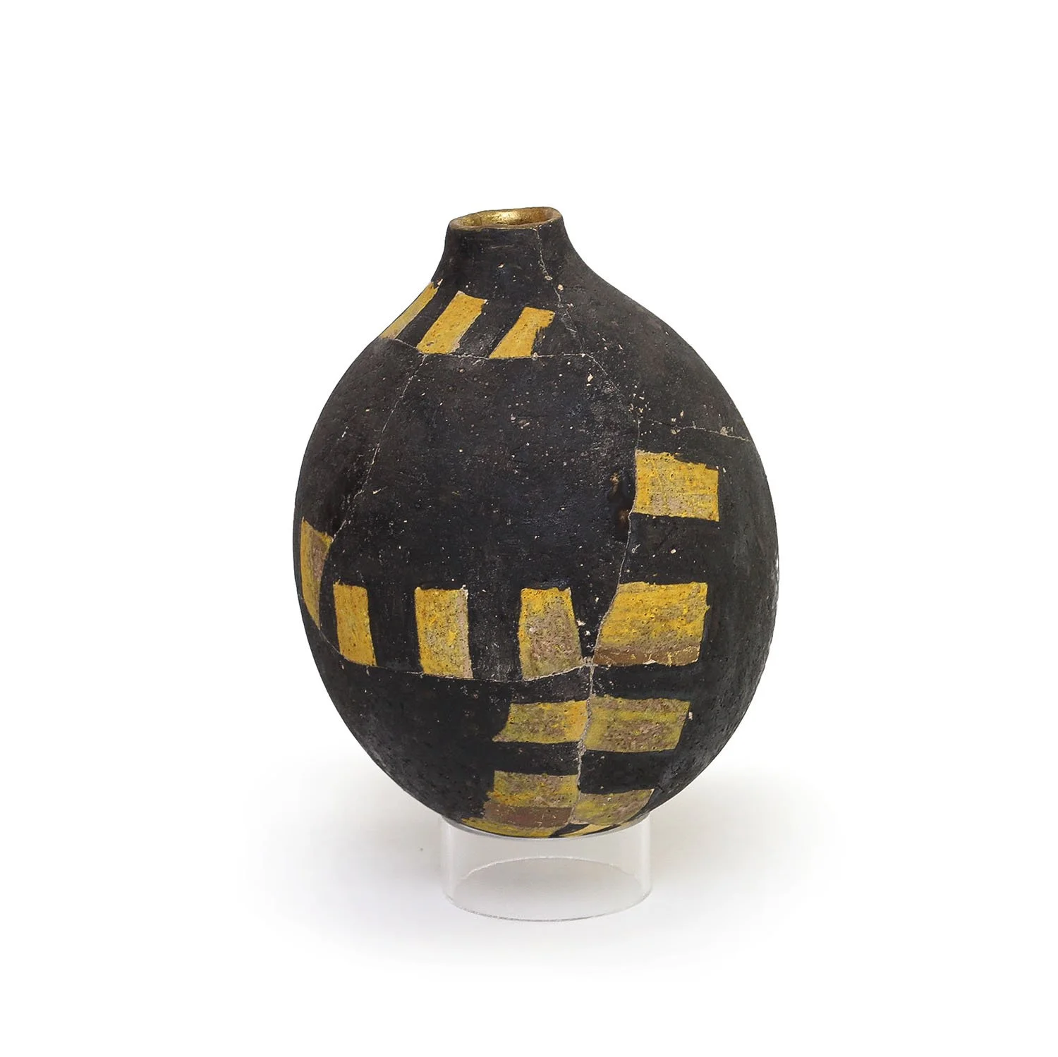 NP5958_Meyers_Black and Gold Vessel_JL_Nevica_2026_04_web.jpg