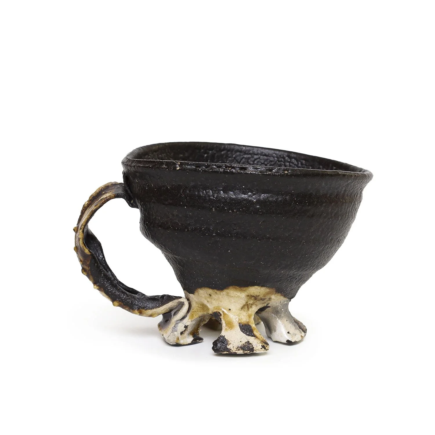 NP5900_Scythe_Hikidashi-guro Footed Tea Cup_JLNevica_2026_02_web.jpg