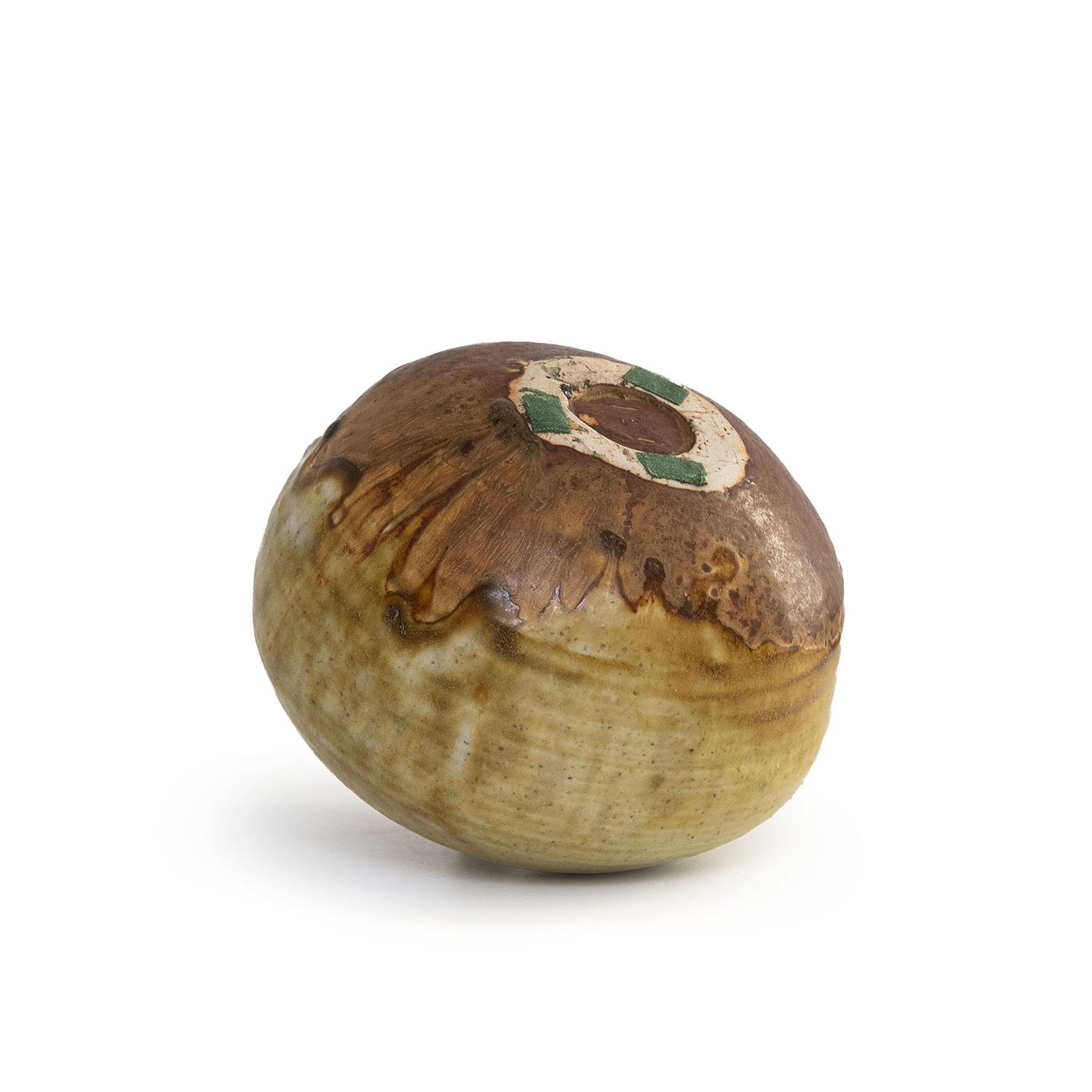 NP5476_Takaezu_Untitled Yellow Closed Form_JL_Nevica_2025_08_web.jpg