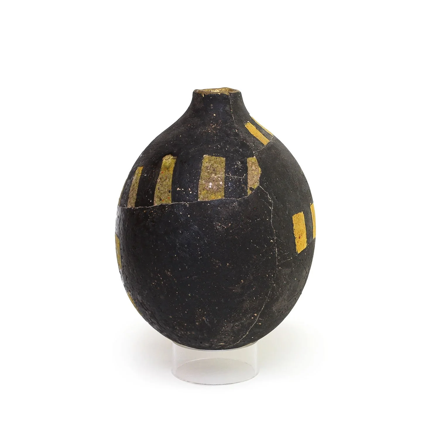 NP5958_Meyers_Black and Gold Vessel_JL_Nevica_2026_02_web.jpg