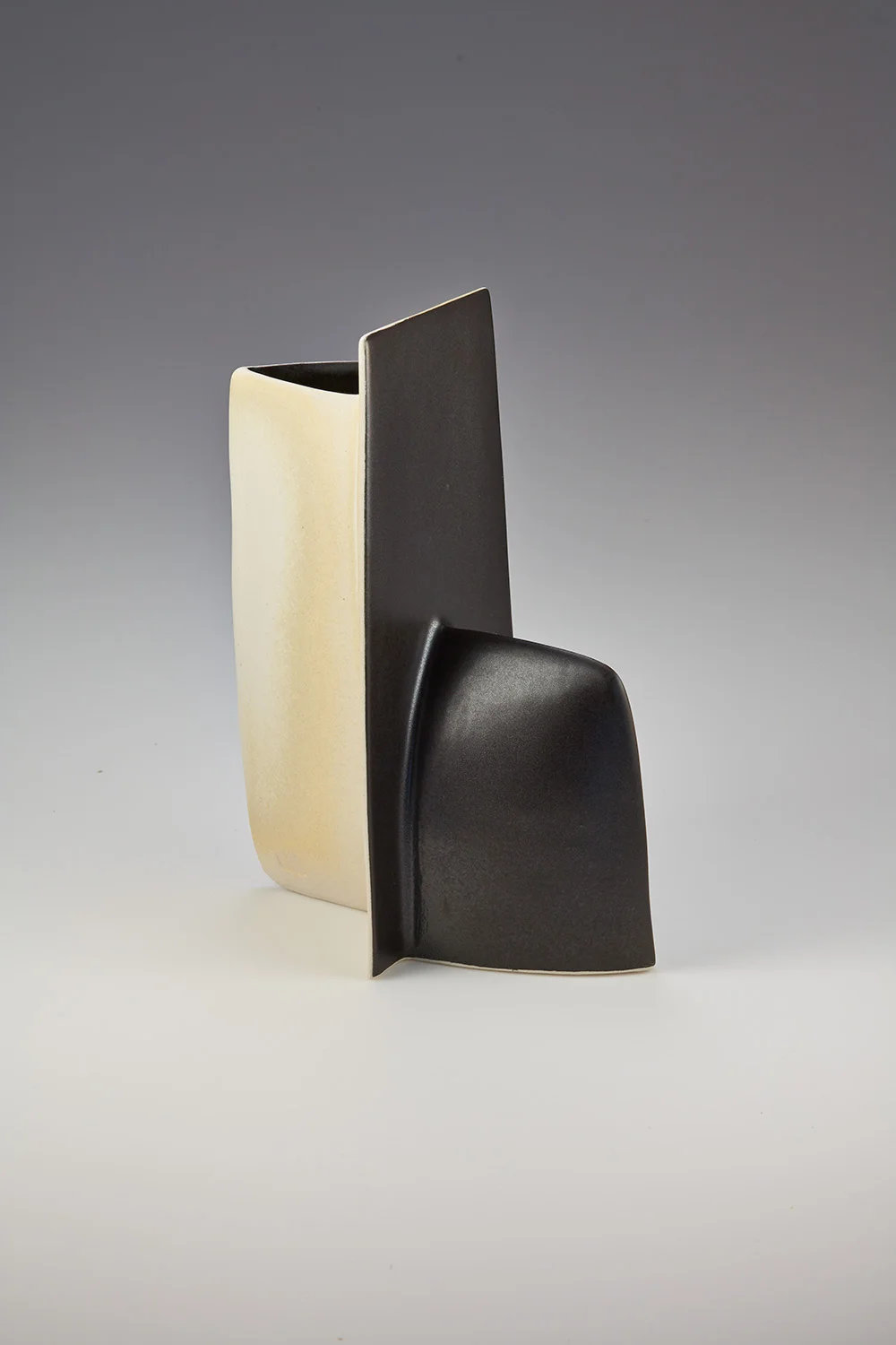 Pillow Vessel with Blade III/14, 2014