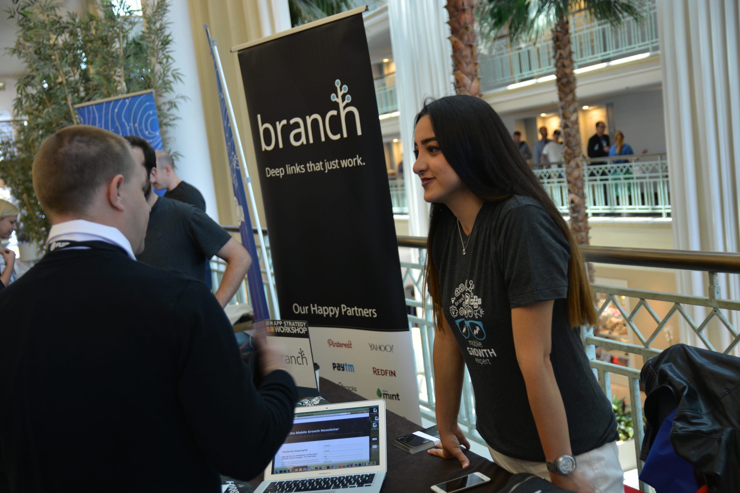 Our sponsor, Branch, creates deep links between apps.