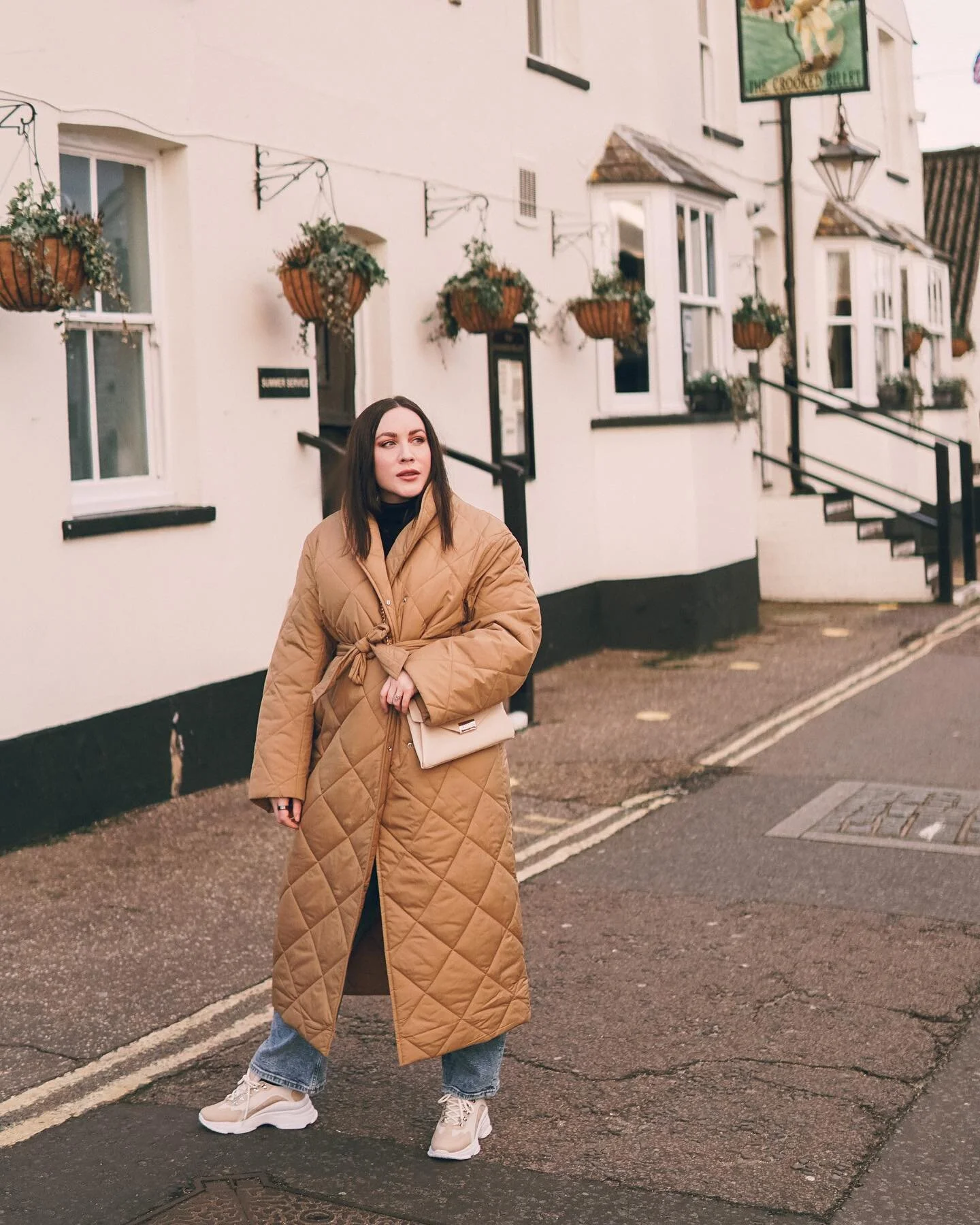 Taking my own paparazzi photos bc I am the main character.