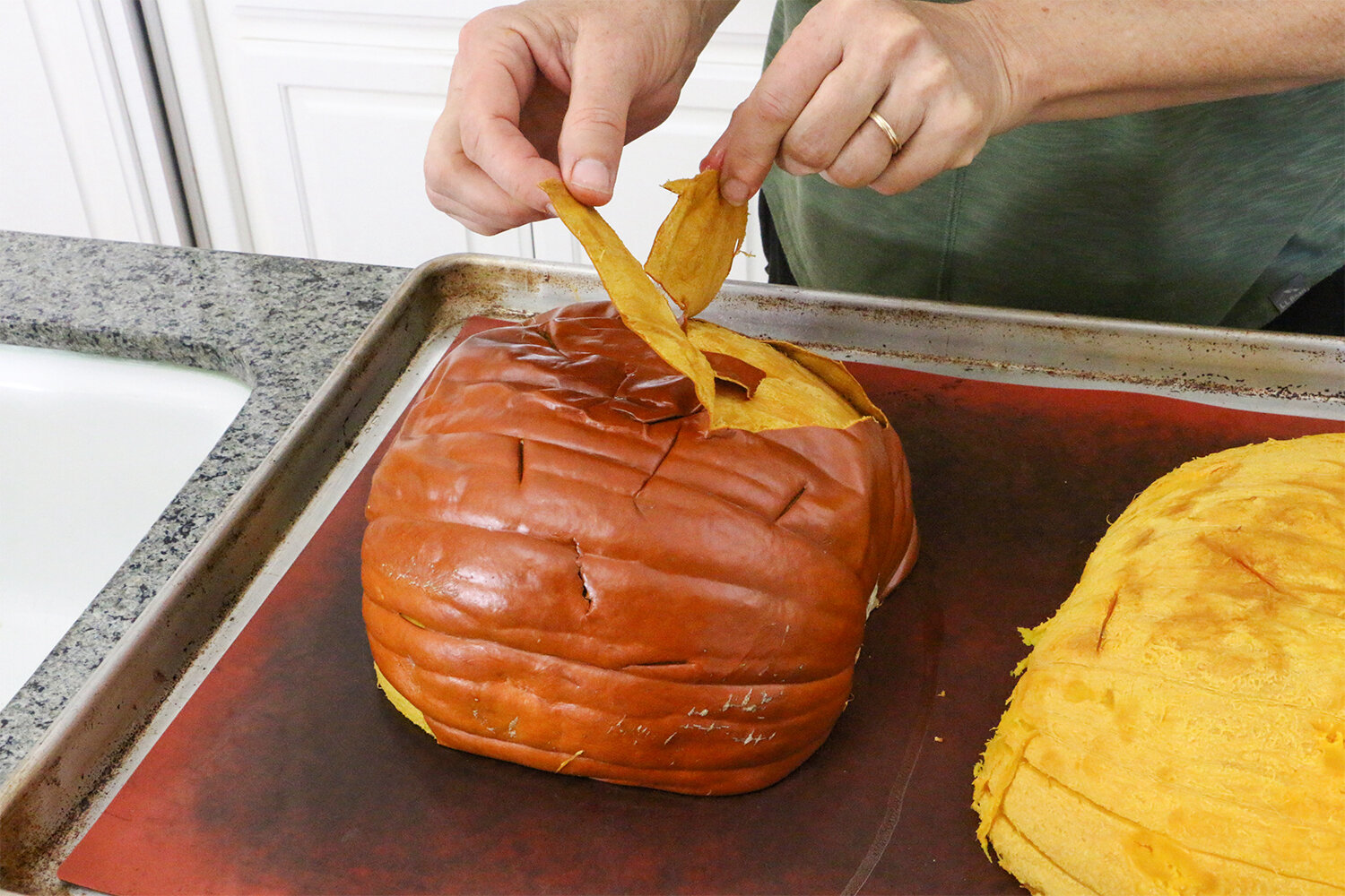 Roasting A Whole Pumpkin Homemade Pumpkin Puree Simple Ecology