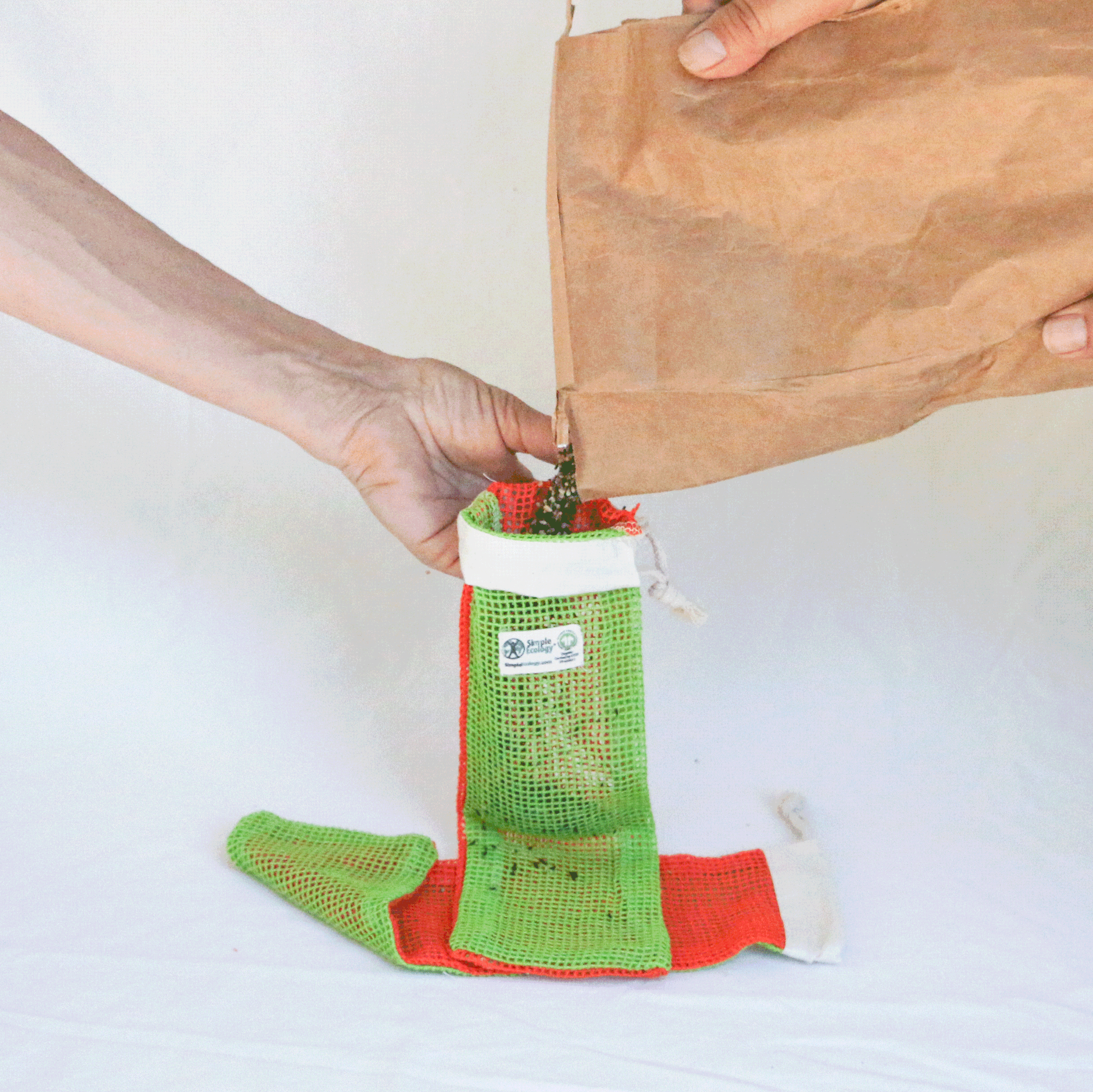 Birdfeeder-Filling-4.gif