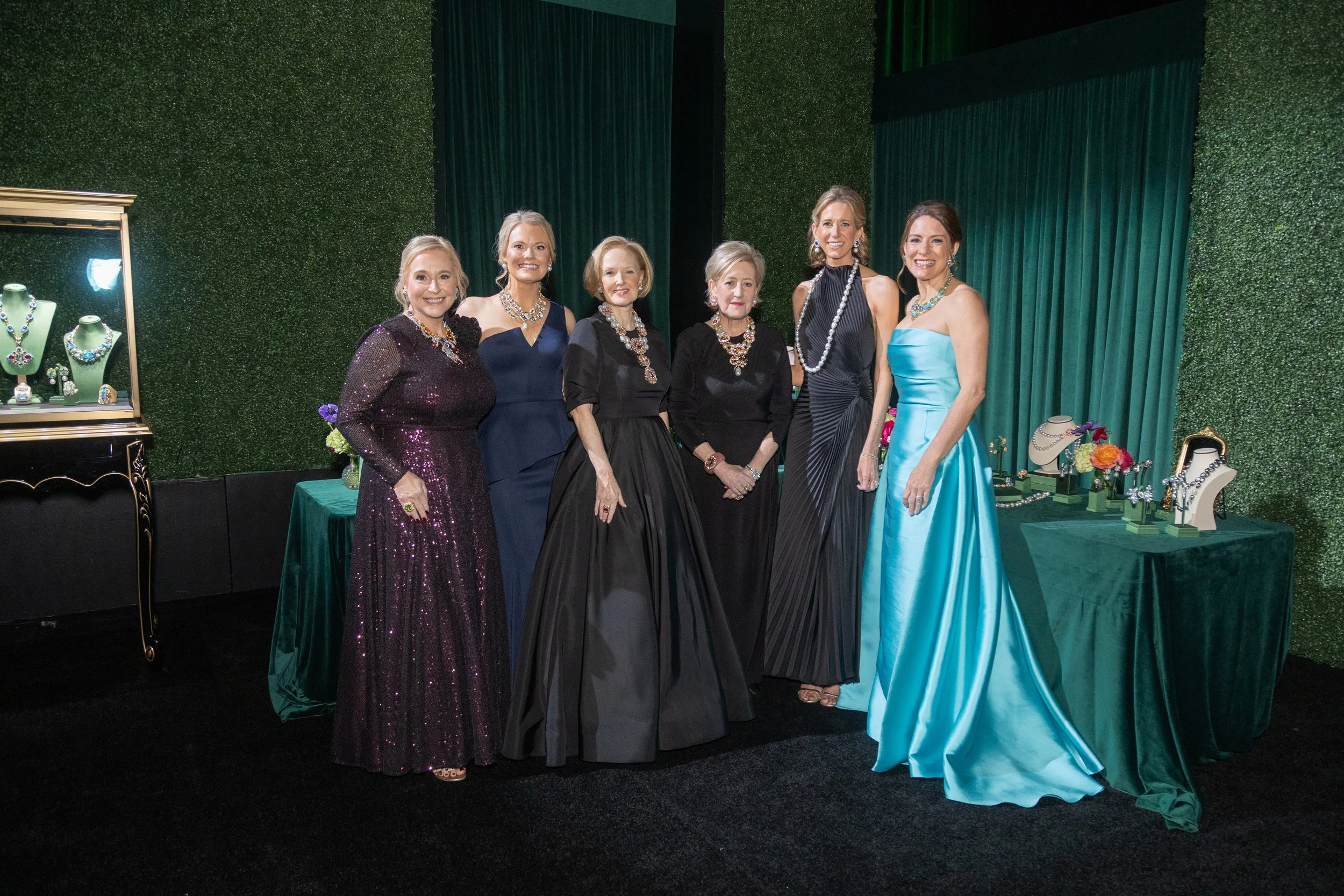 Susan Medina, Reagan Haggerty, Lezlie Monteleone, Margot McKinney, Kelley Roberts and Heather Senter