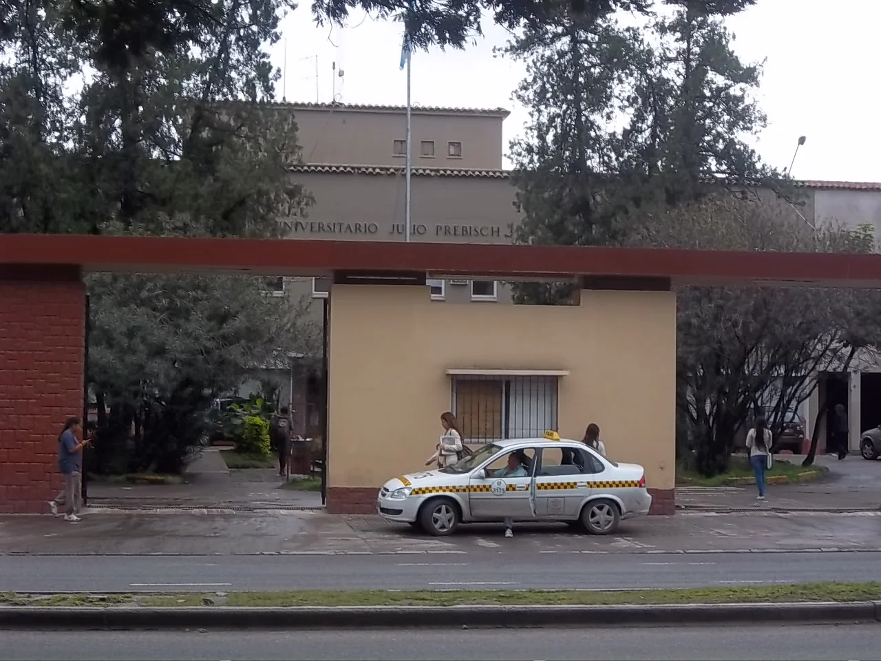 Los docentes de la UNT repudian el aumento acordado