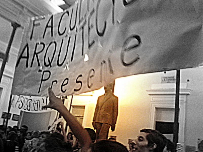 Los estudiantes pelean por la educación