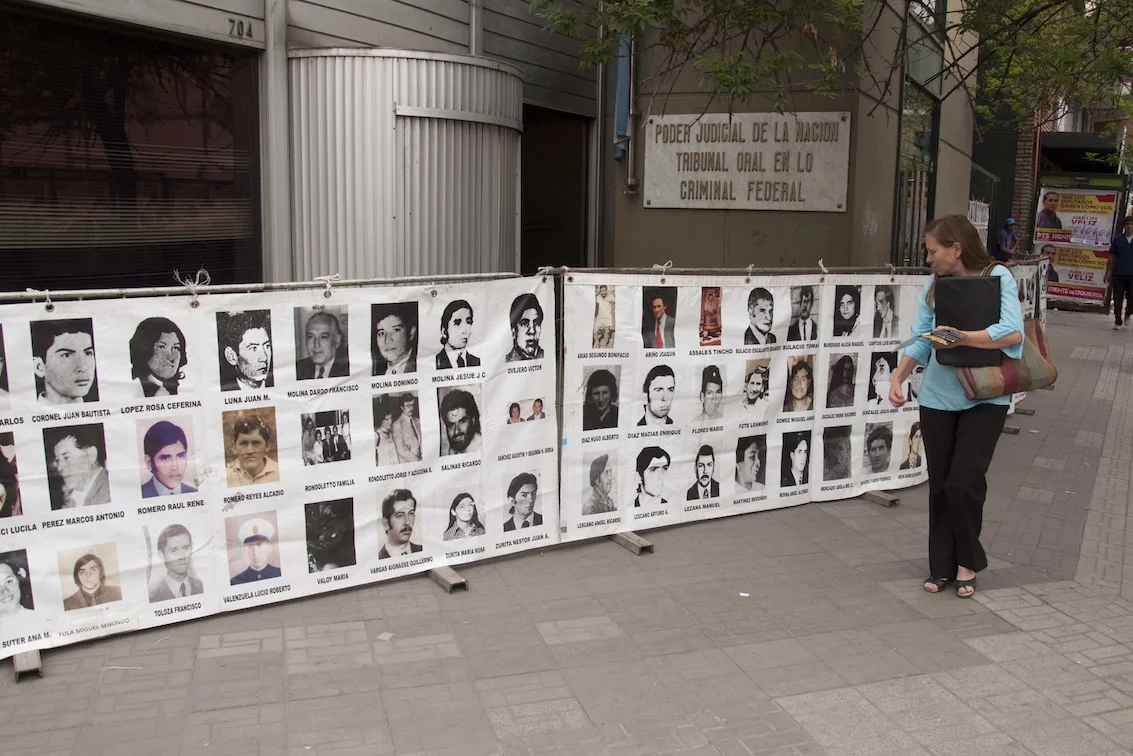 Tierras sin memoria, pueblos sin identidad