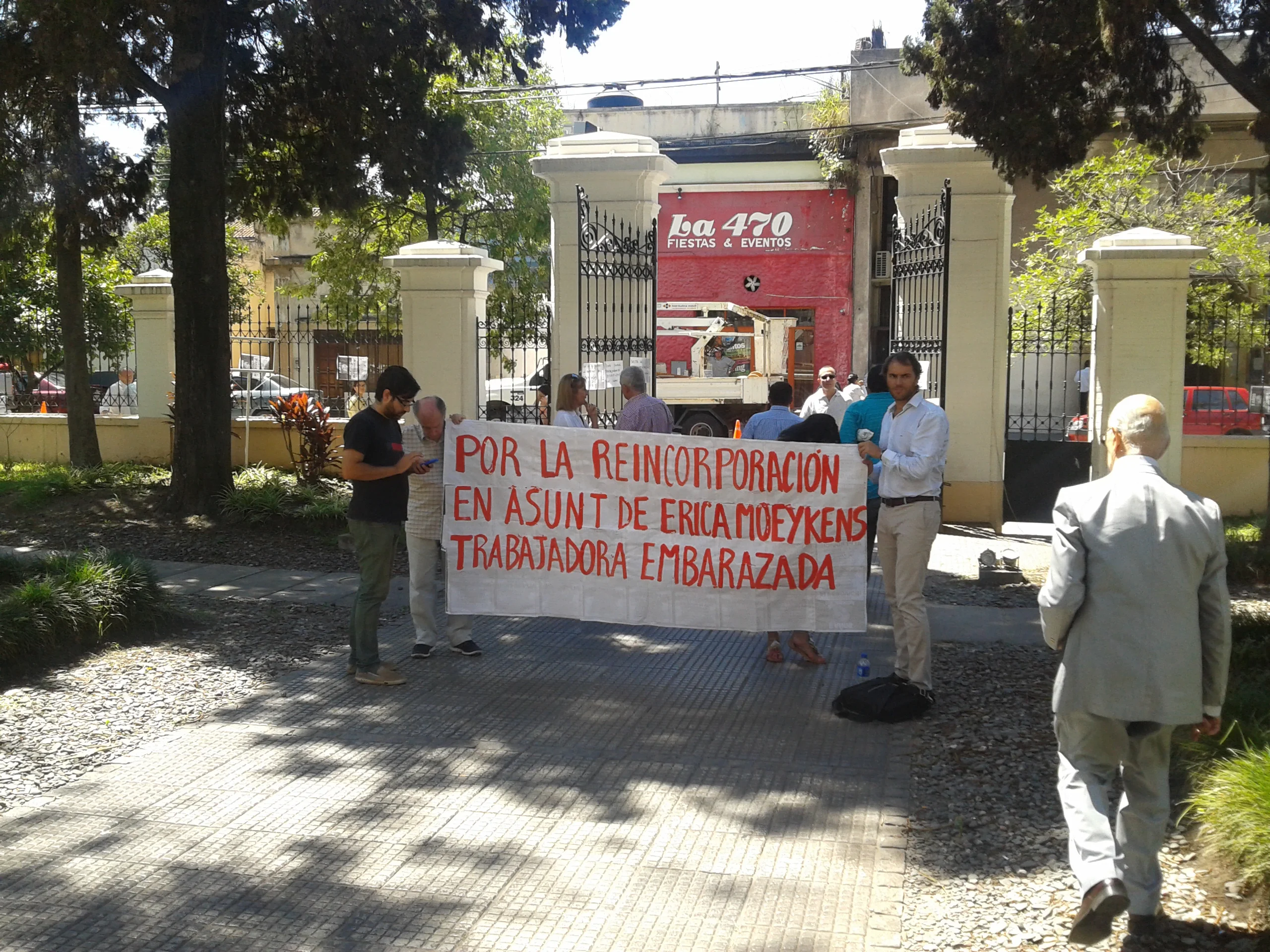 Universidad que vulnera derechos