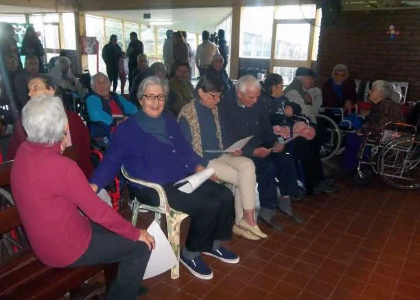 Un día especial para los abuelos del hogar San Alberto
