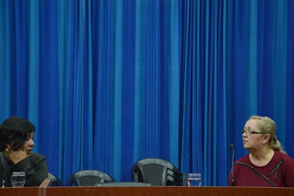 Abrir los ojos y dejar de aguantar