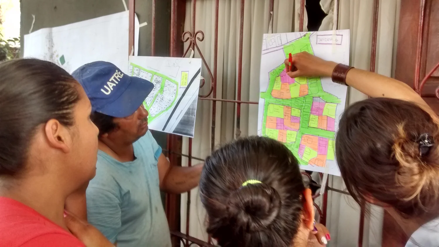 De barrios y proyectos truncos