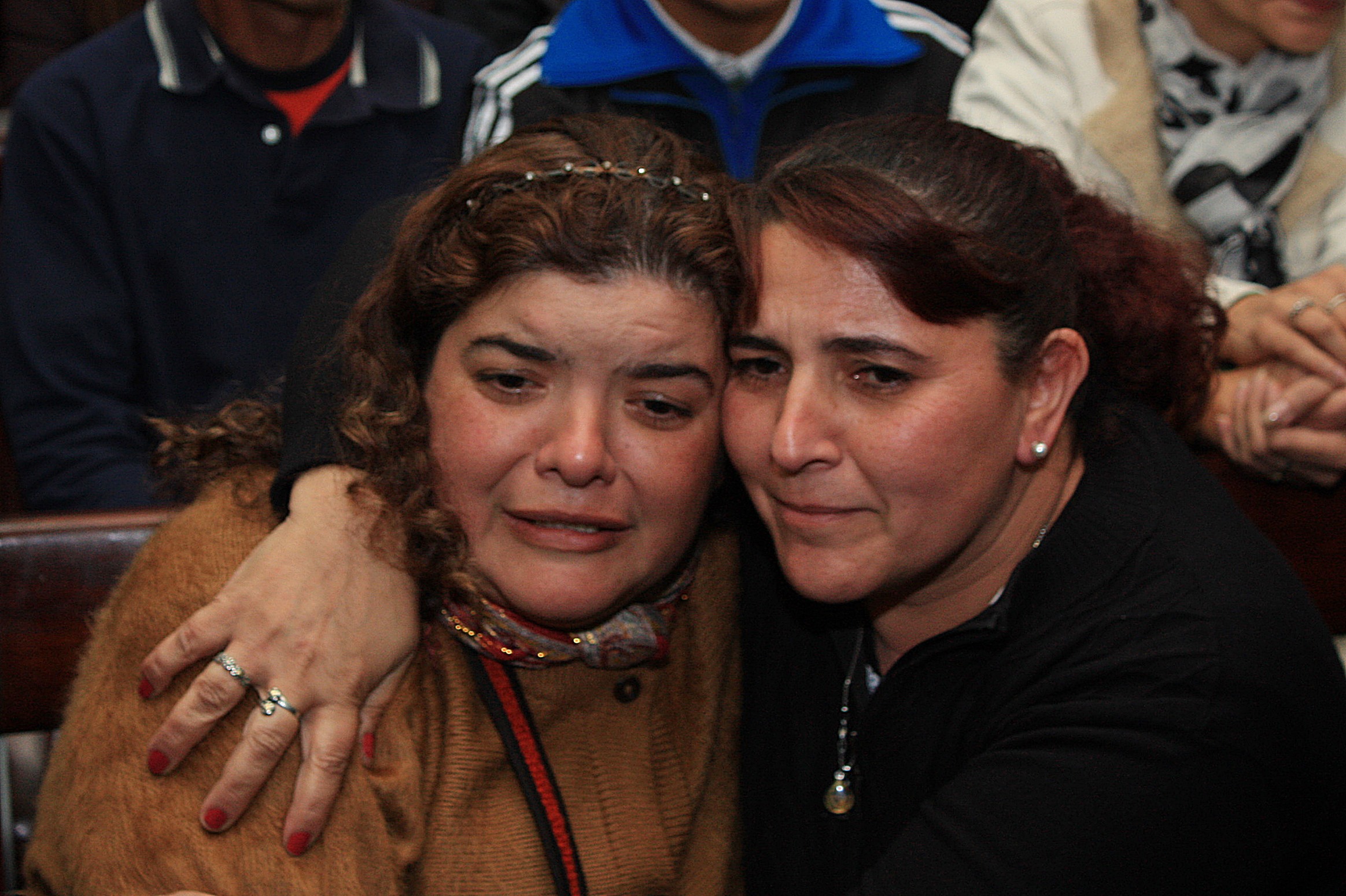  Isabel de la Cruz, cuñada de Ismael, emocionada tras escuchar la decisión del tribunal. 