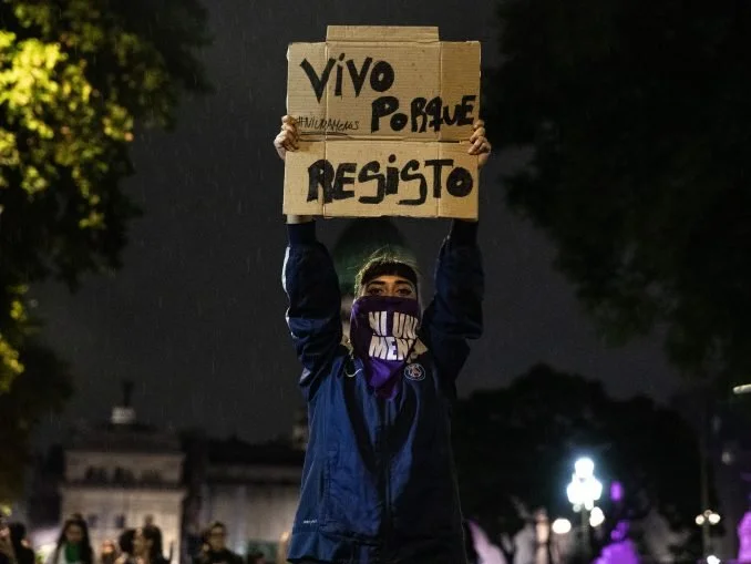 Abuso sexual grupal: ¿y si pedimos justicia transfeminista para la sobreviviente?