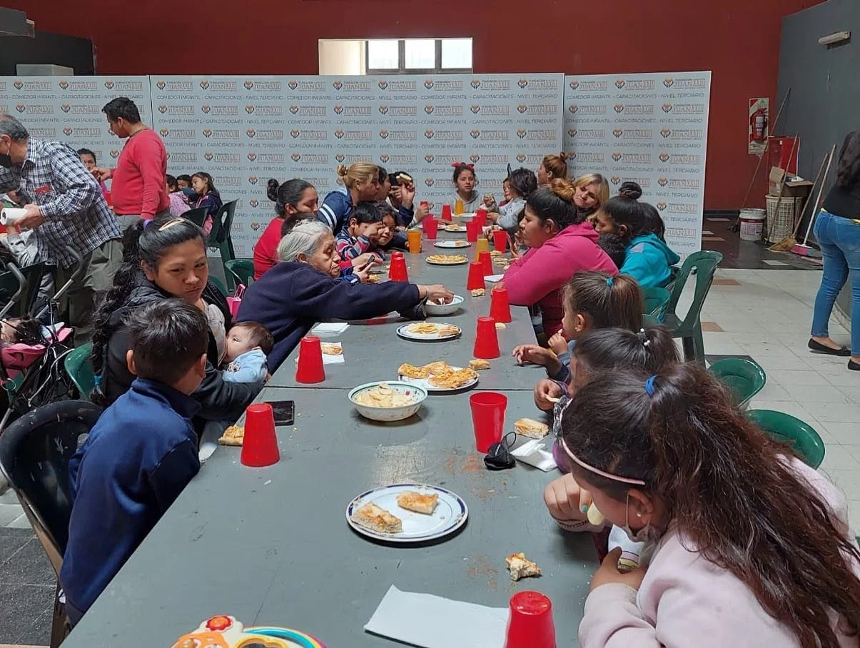 Desalojarán el comedor Divino Niño que alimenta a más de 200 personas