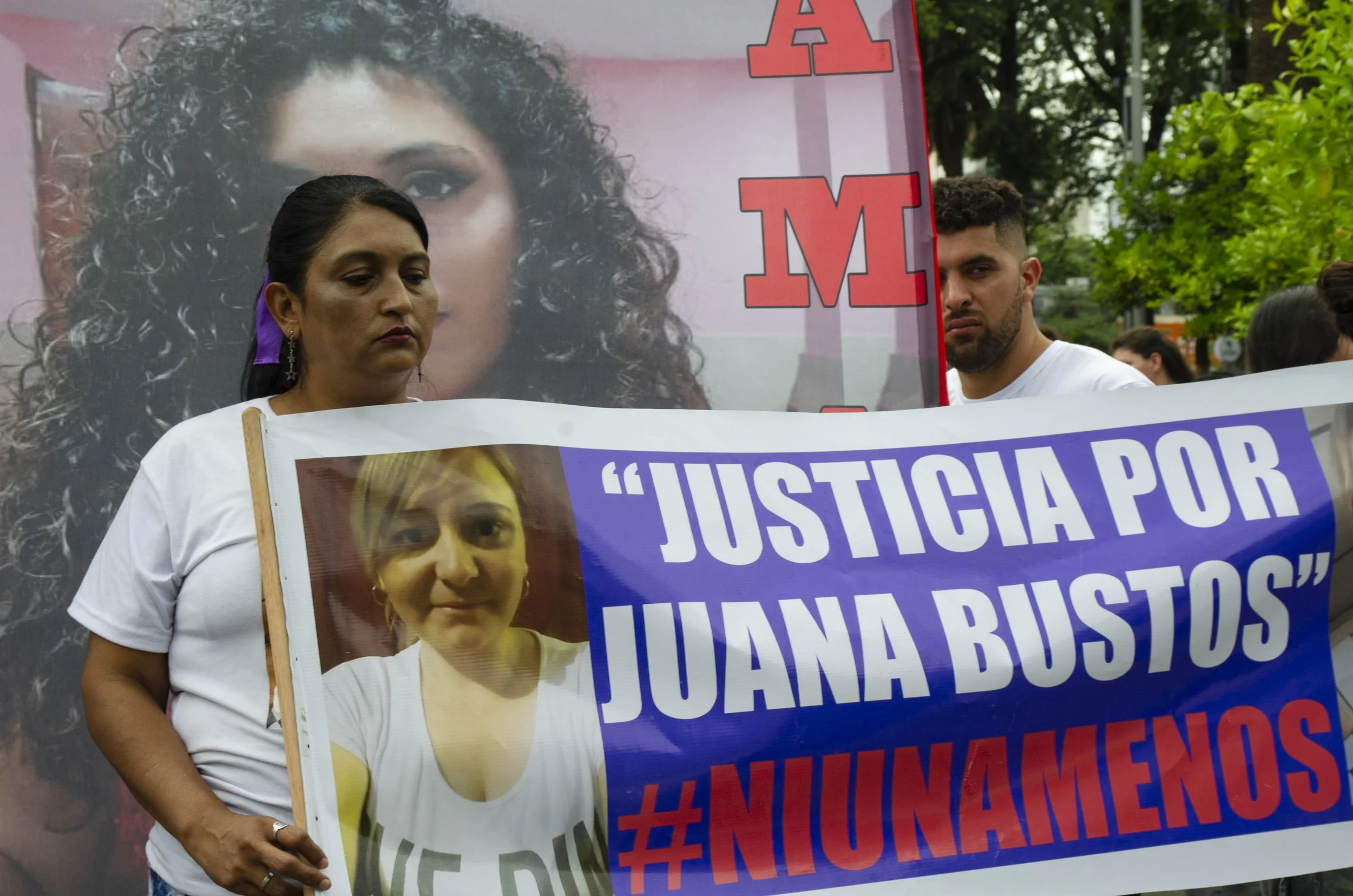 Familiares y organizaciones feministas pidieron justicia por Juana y Tamara  