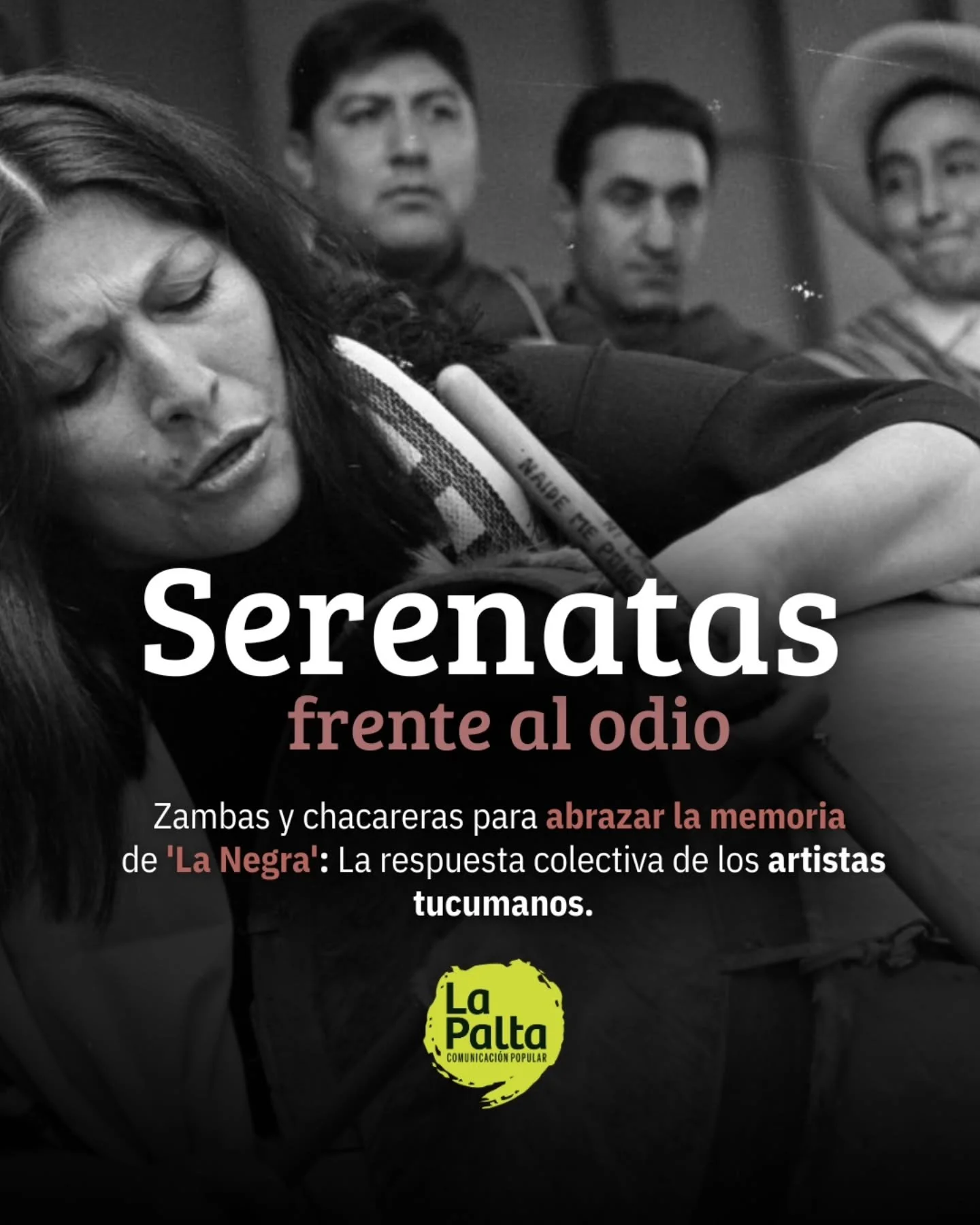 🎶 Con m&uacute;sica, poes&iacute;a y baile, se realiz&oacute; la tercera serenata a Mercedes Sosa en las puertas del Ente Cultural. La iniciativa surgi&oacute; tras el repudio a las declaraciones del coordinador de Radio Nacional, Enzo Ferreira, hac