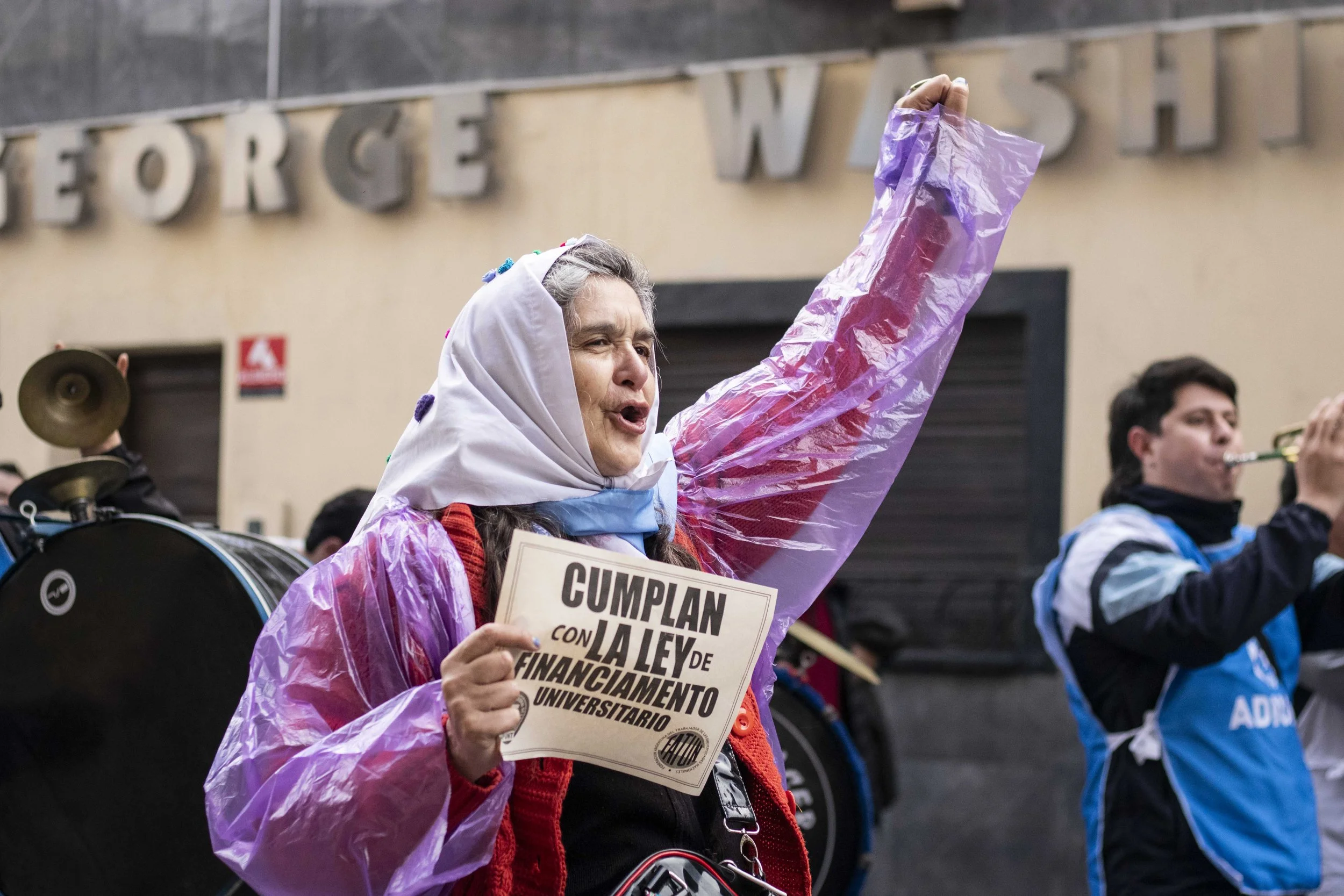 Tucumán volvió a marchar por la universidad pública