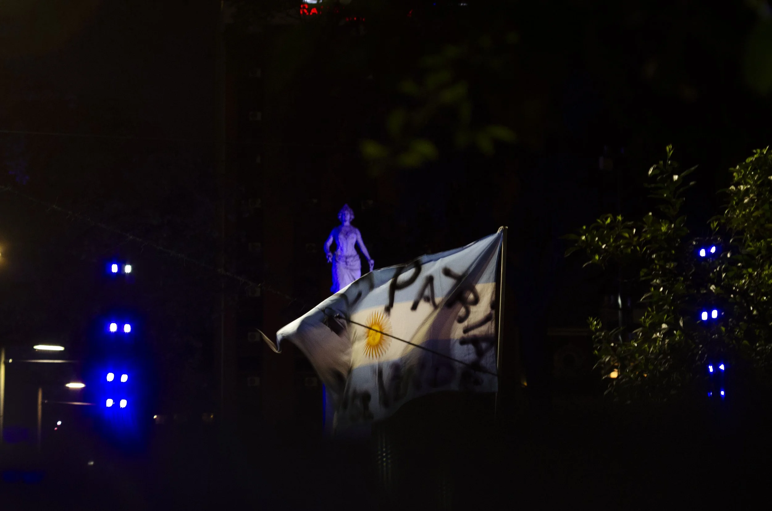 “Ni la tierra ni nuestrxs cuerpxs son territorios de conquista”