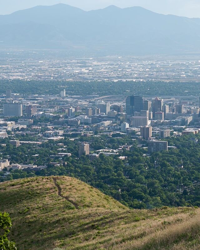 Excursion to the base of mt. Van Cott 
#slc #saltlakecity #801