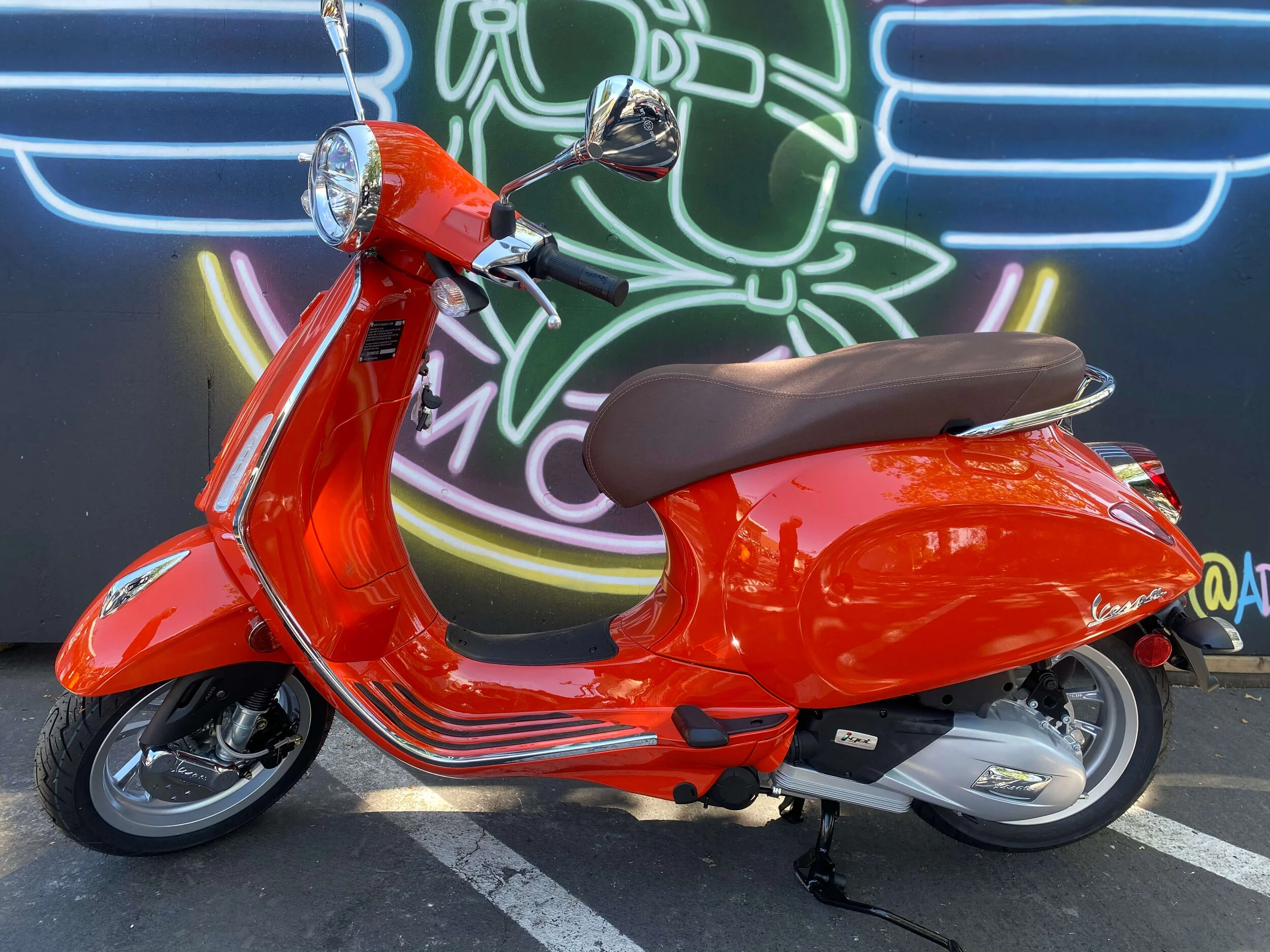 SPECIAL ORDER YOURS TODAY! - 2022 Arancio Impulsivo (Orange) Vespa Primavera  150 — Revolution Moto